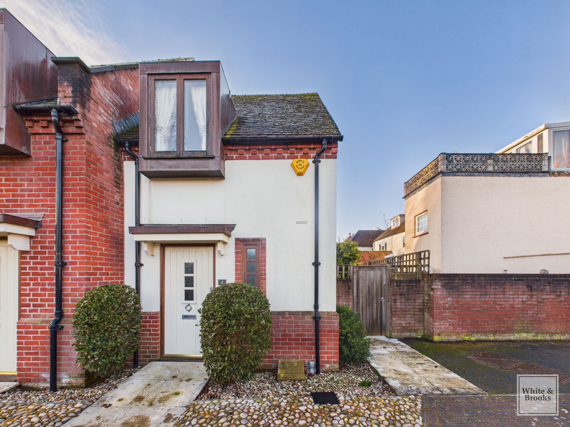 1 bed end of terrace house for sale in Cutten Way, Chichester, PO19 15