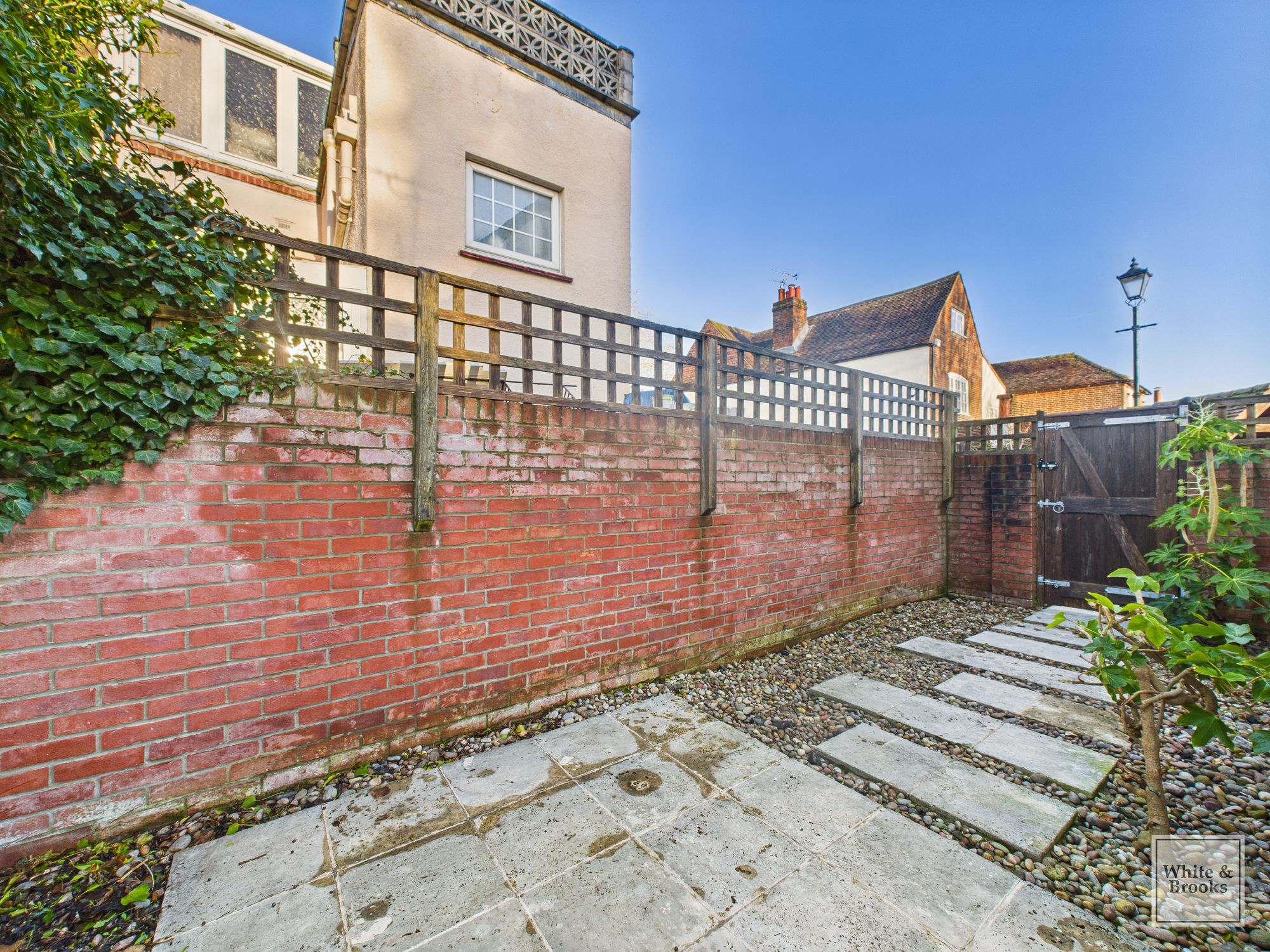 1 bed end of terrace house for sale in Cutten Way, Chichester, PO19 13