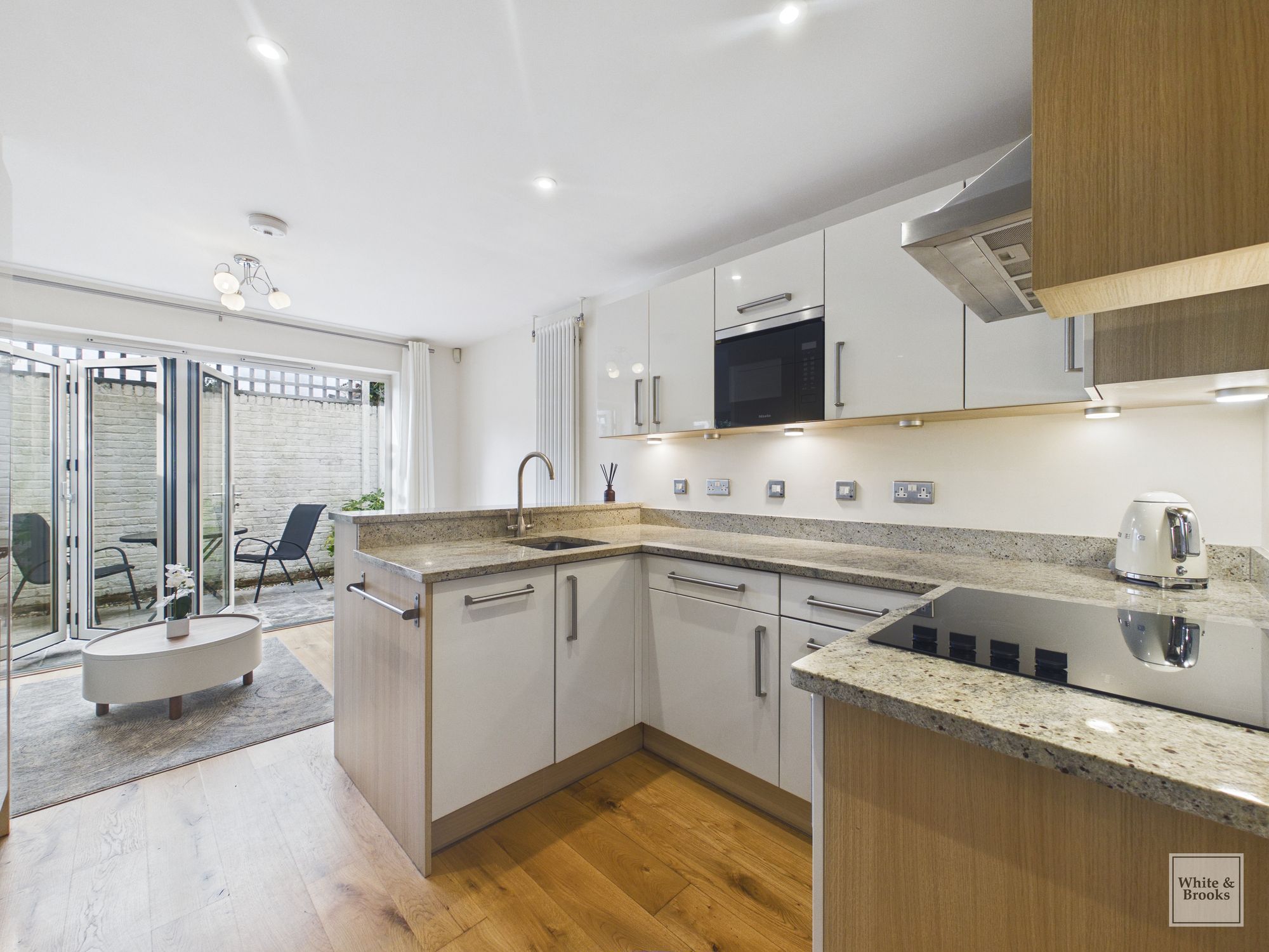 1 bed end of terrace house for sale in Cutten Way, Chichester, PO19  - Property Image 3