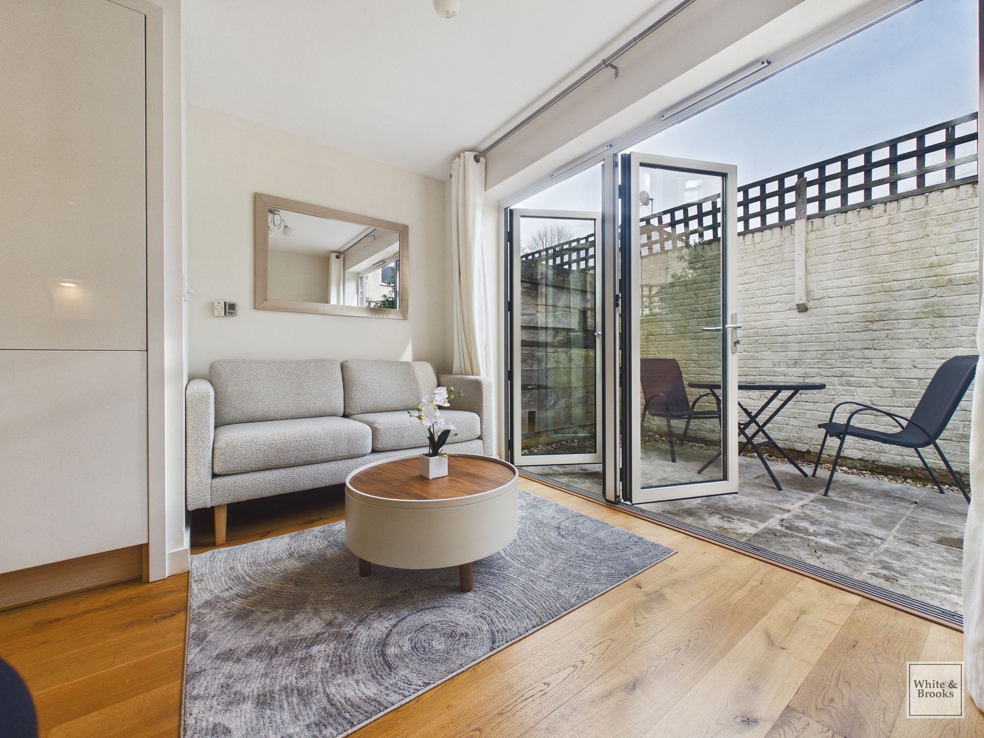 1 bed end of terrace house for sale in Cutten Way, Chichester, PO19  - Property Image 2