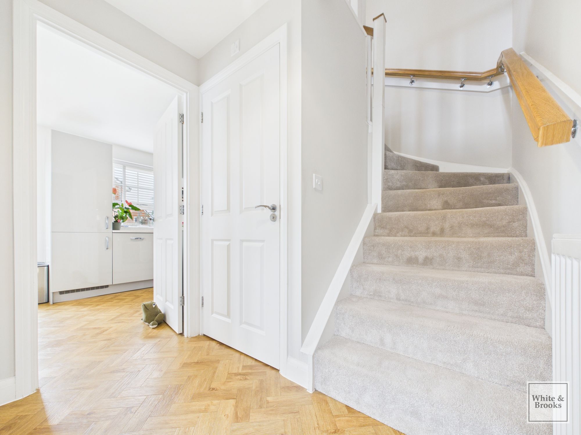 3 bed detached house for sale in Hawthorn Way, Westhampnett, PO18  - Property Image 7