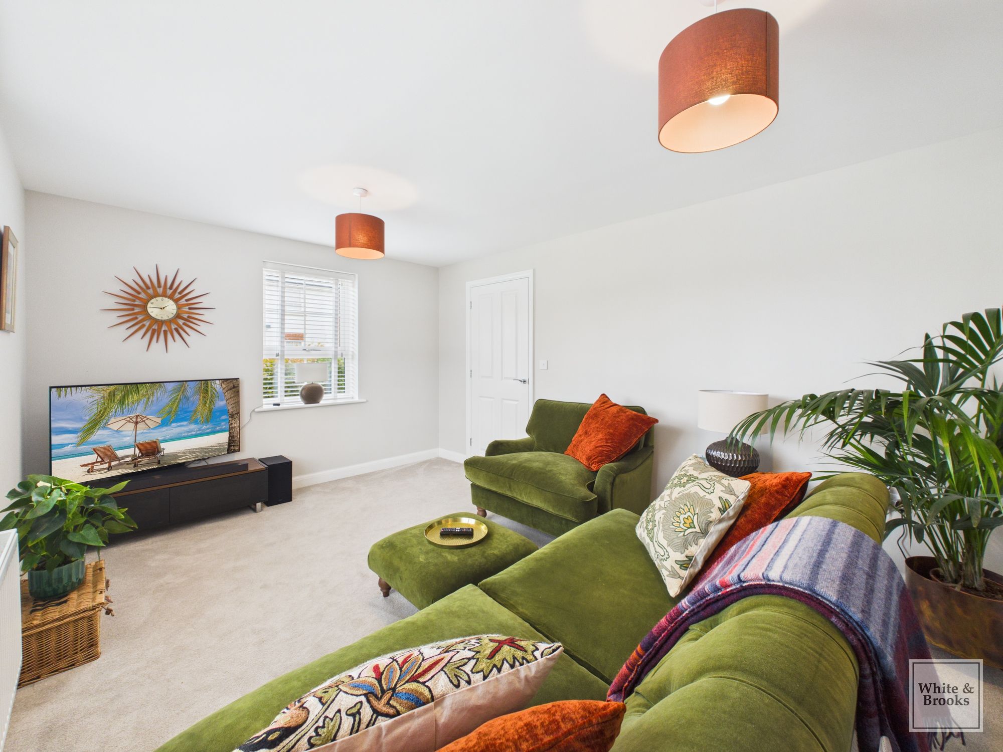 3 bed detached house for sale in Hawthorn Way, Westhampnett, PO18  - Property Image 3