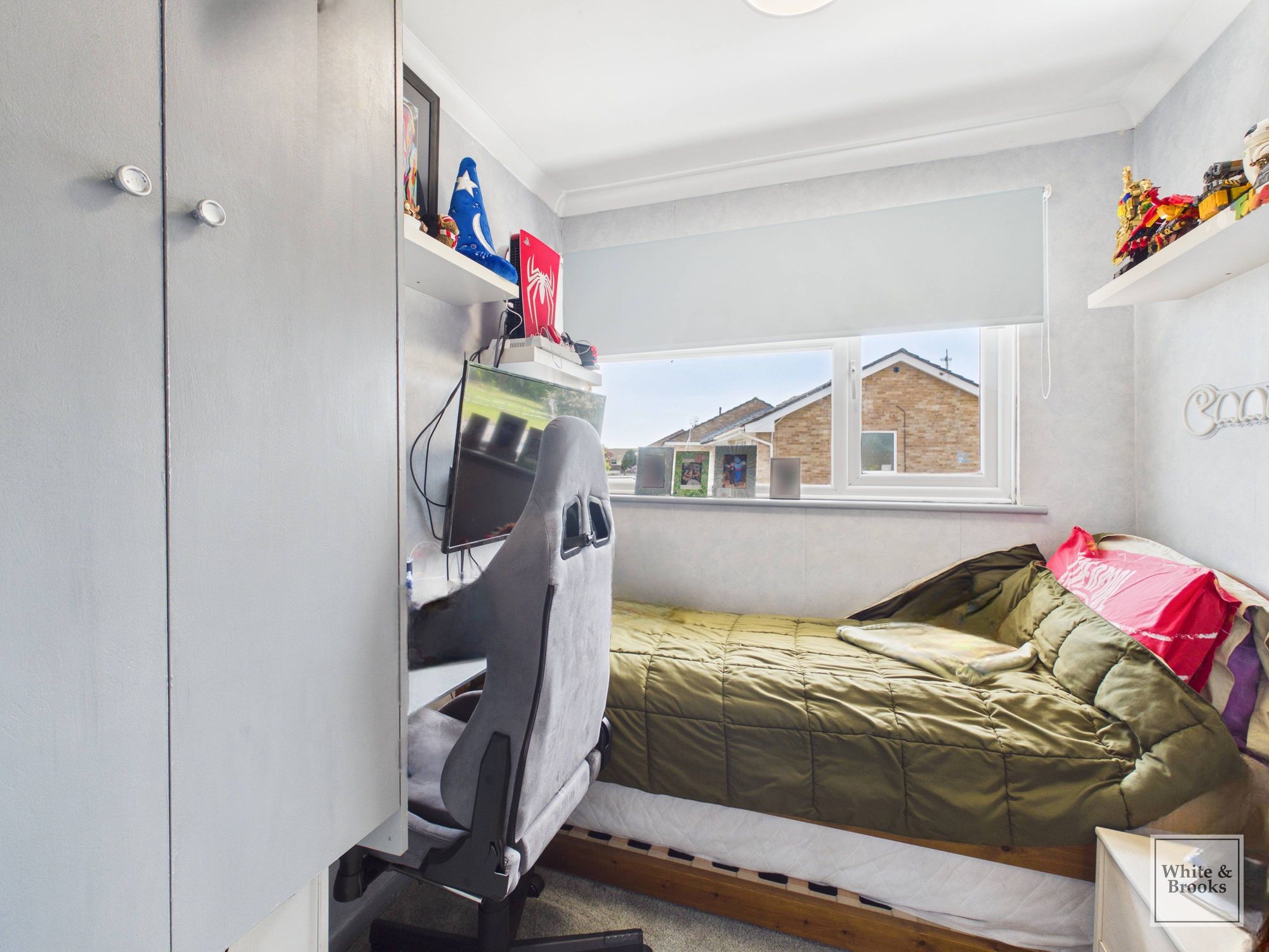 3 bed end of terrace house for sale in Stroud Green Drive, Bognor Regis, PO21 5