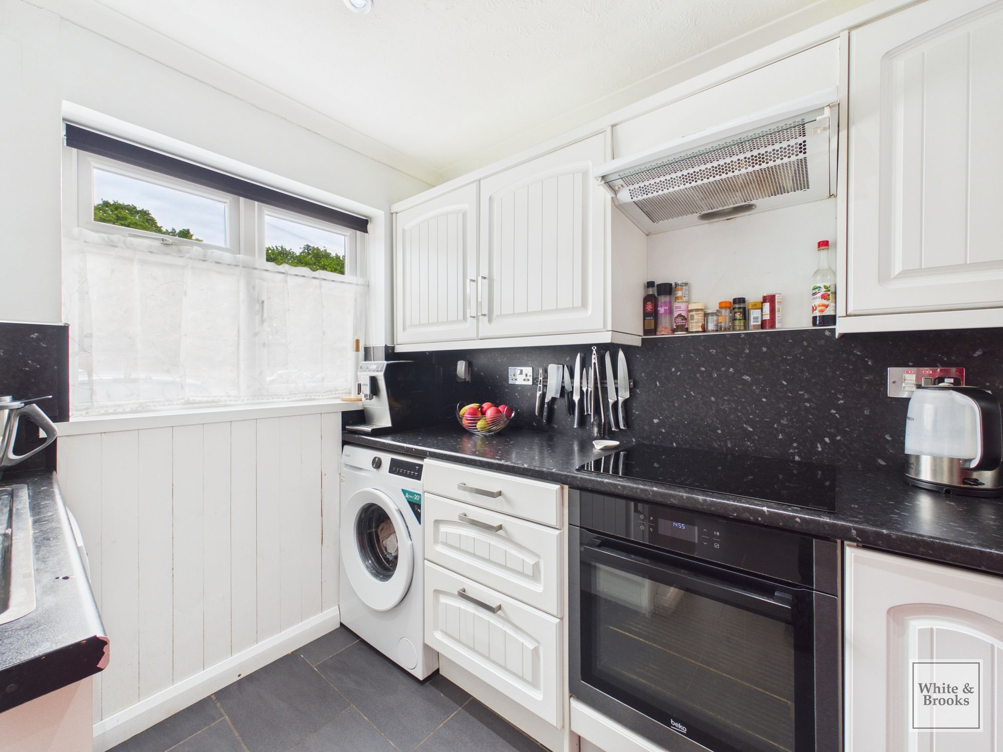 2 bed end of terrace house for sale in Stoneage Close, Bognor Regis, PO22 11