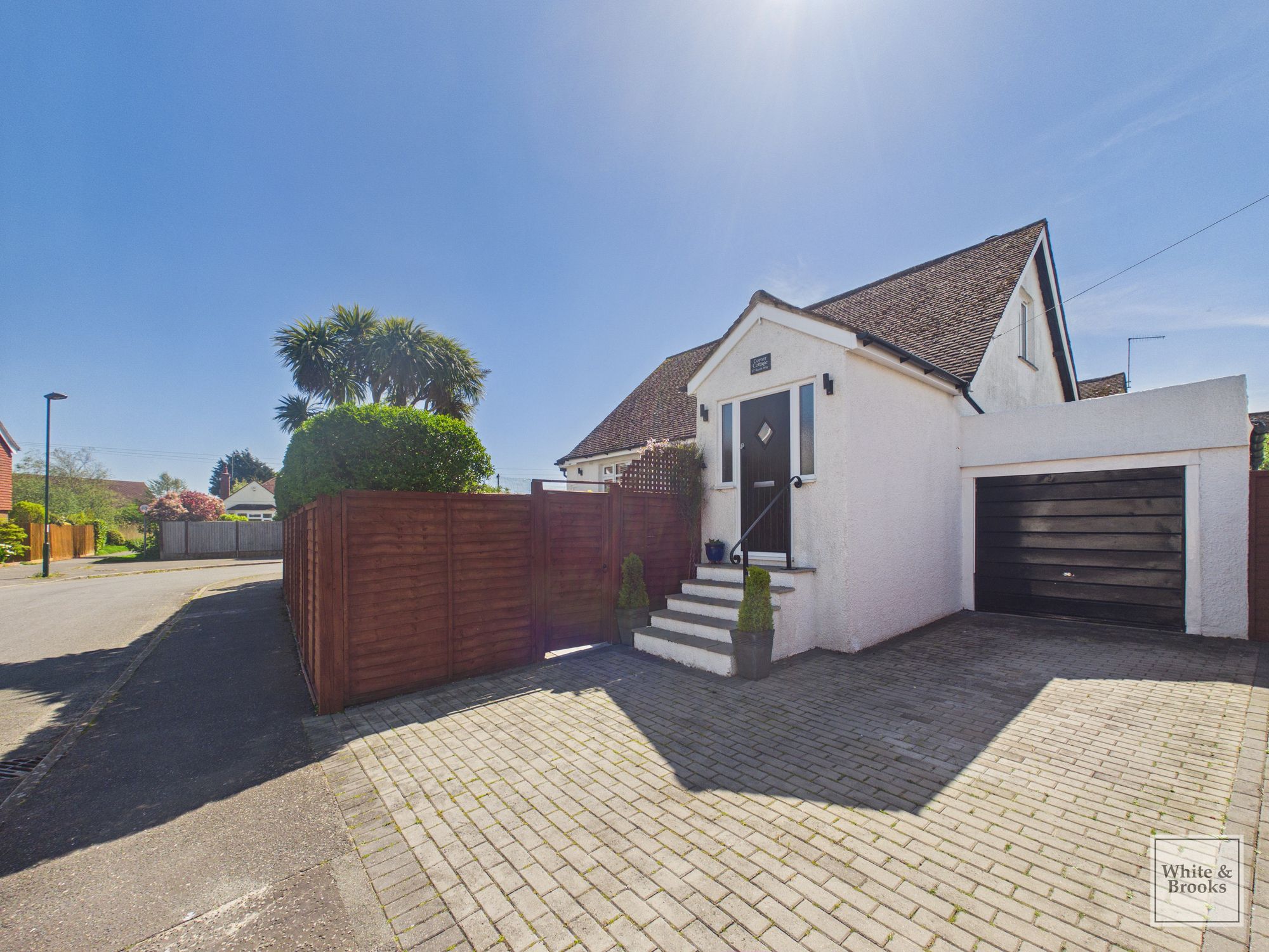 This impressive detached house offers a perfect blend of modern style and practical family living, boasting three spacious bedrooms, two contemporary bathrooms, and two generous reception rooms.