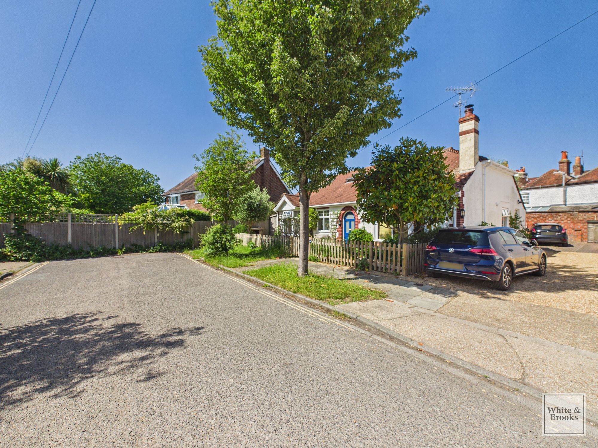 4 bed detached bungalow for sale in Orchard Avenue, Chichester, PO19 24