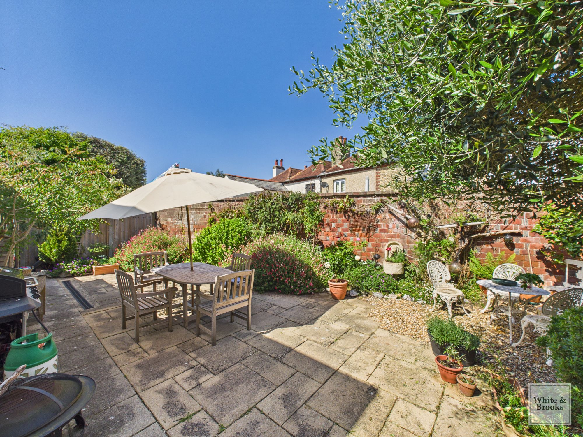 4 bed detached bungalow for sale in Orchard Avenue, Chichester, PO19  - Property Image 4