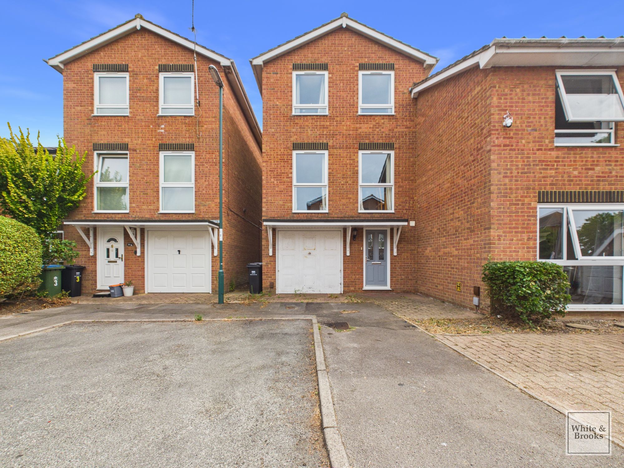 3 bed semi-detached house for sale in Woodend, Bognor Regis, PO21 - Property Image 1