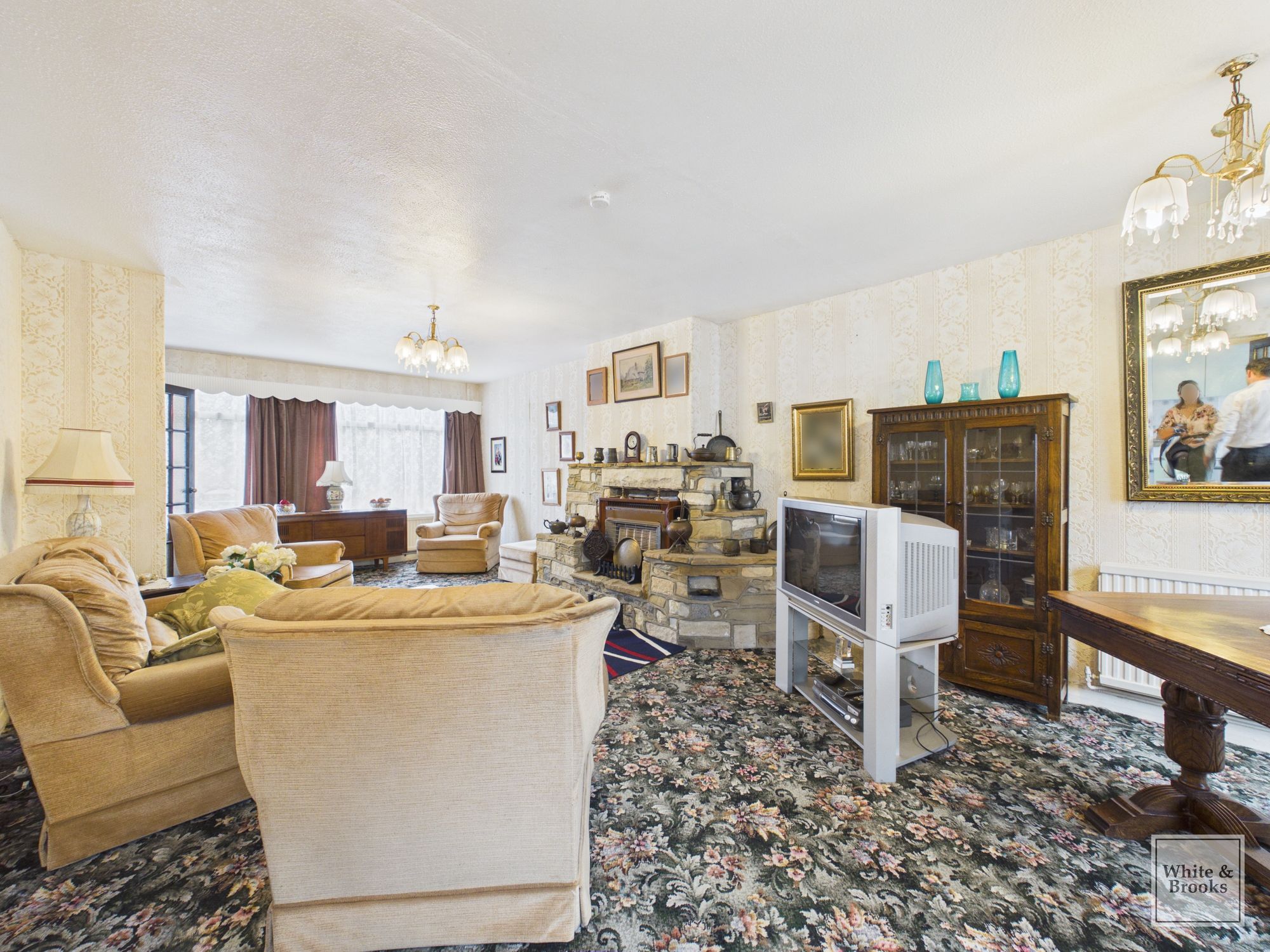 4 bed semi-detached house for sale in The Peacheries, Chichester, PO19 4
