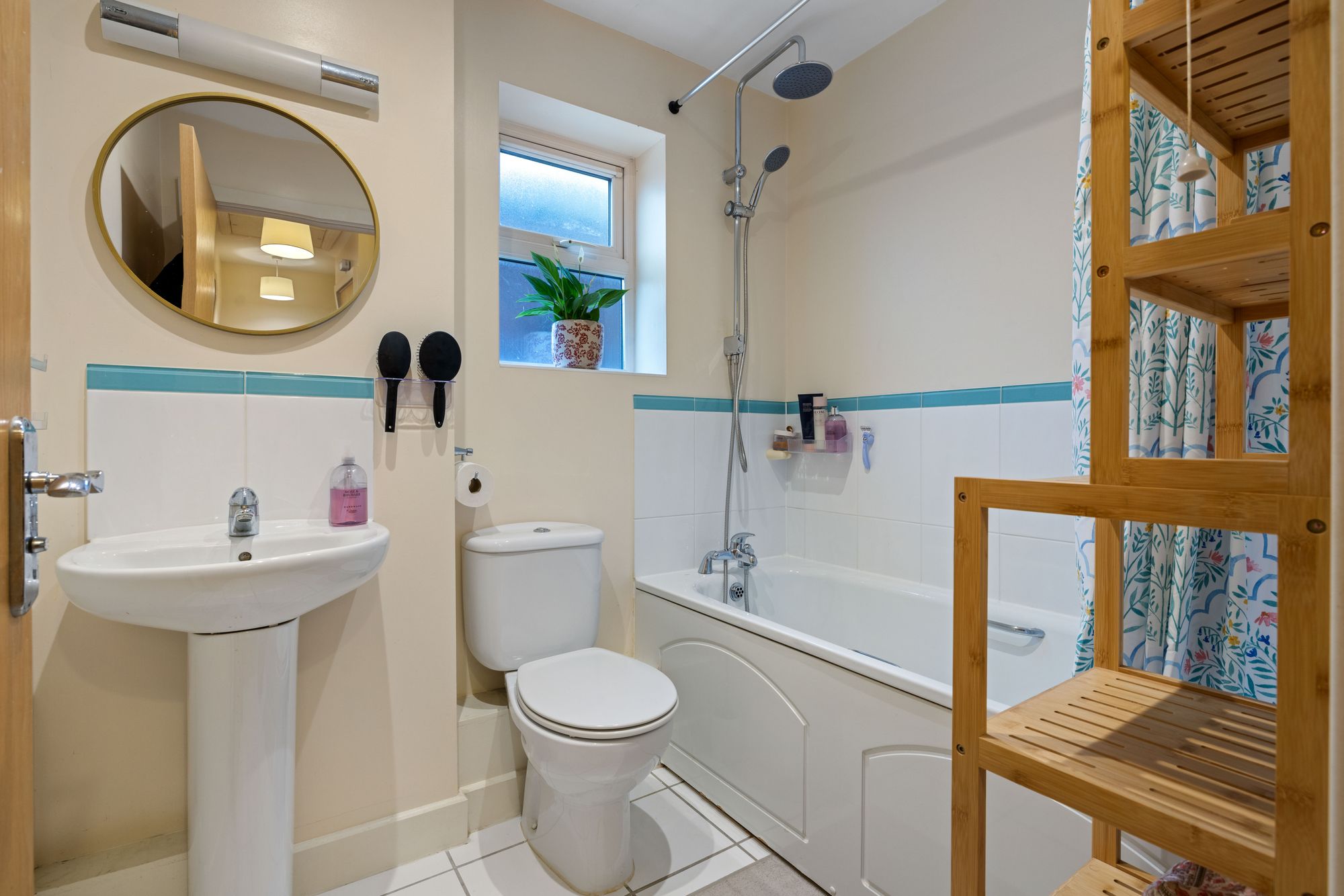 3 bed end of terrace house for sale in Mosse Gardens, Chichester, PO19 15