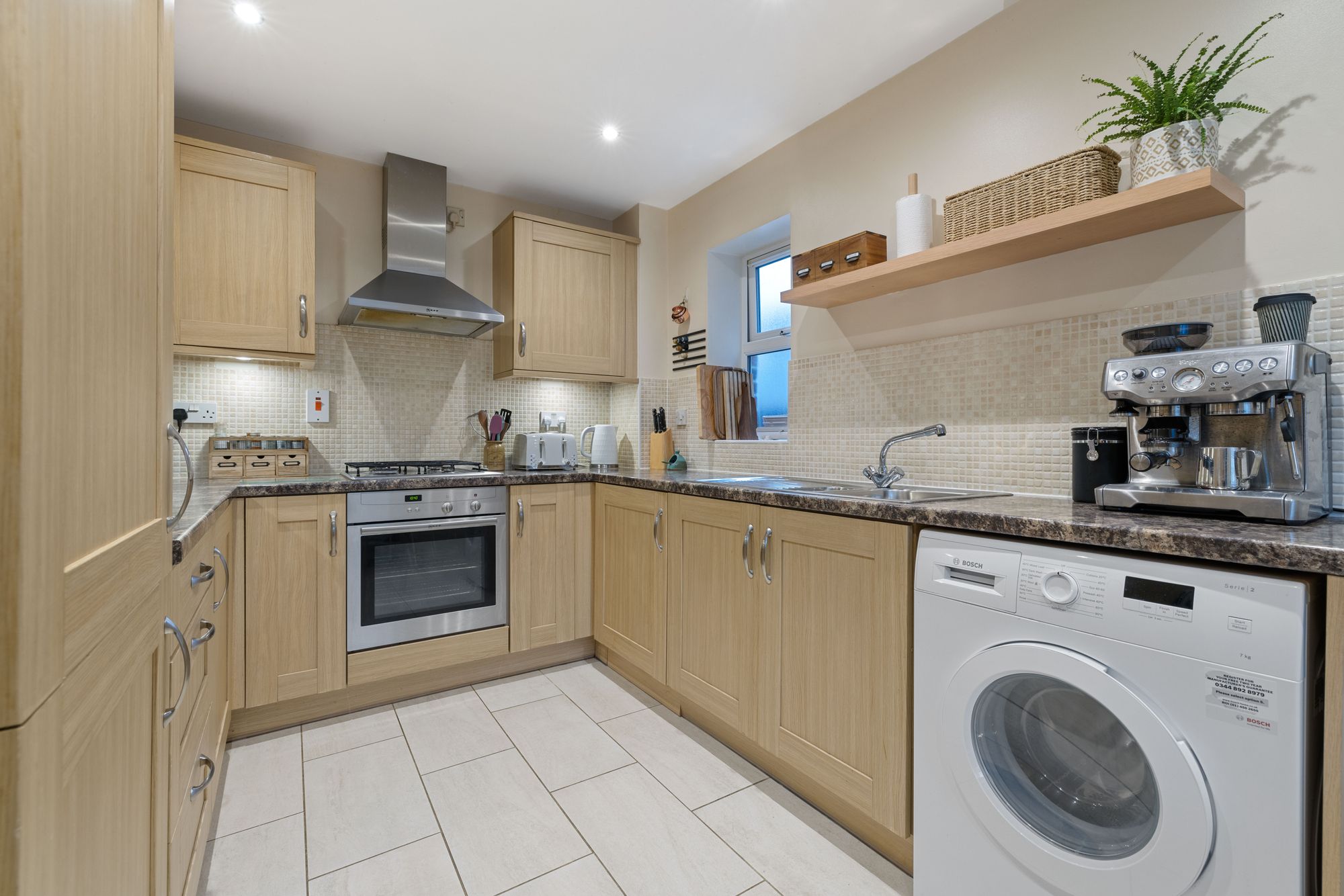 3 bed end of terrace house for sale in Mosse Gardens, Chichester, PO19  - Property Image 7