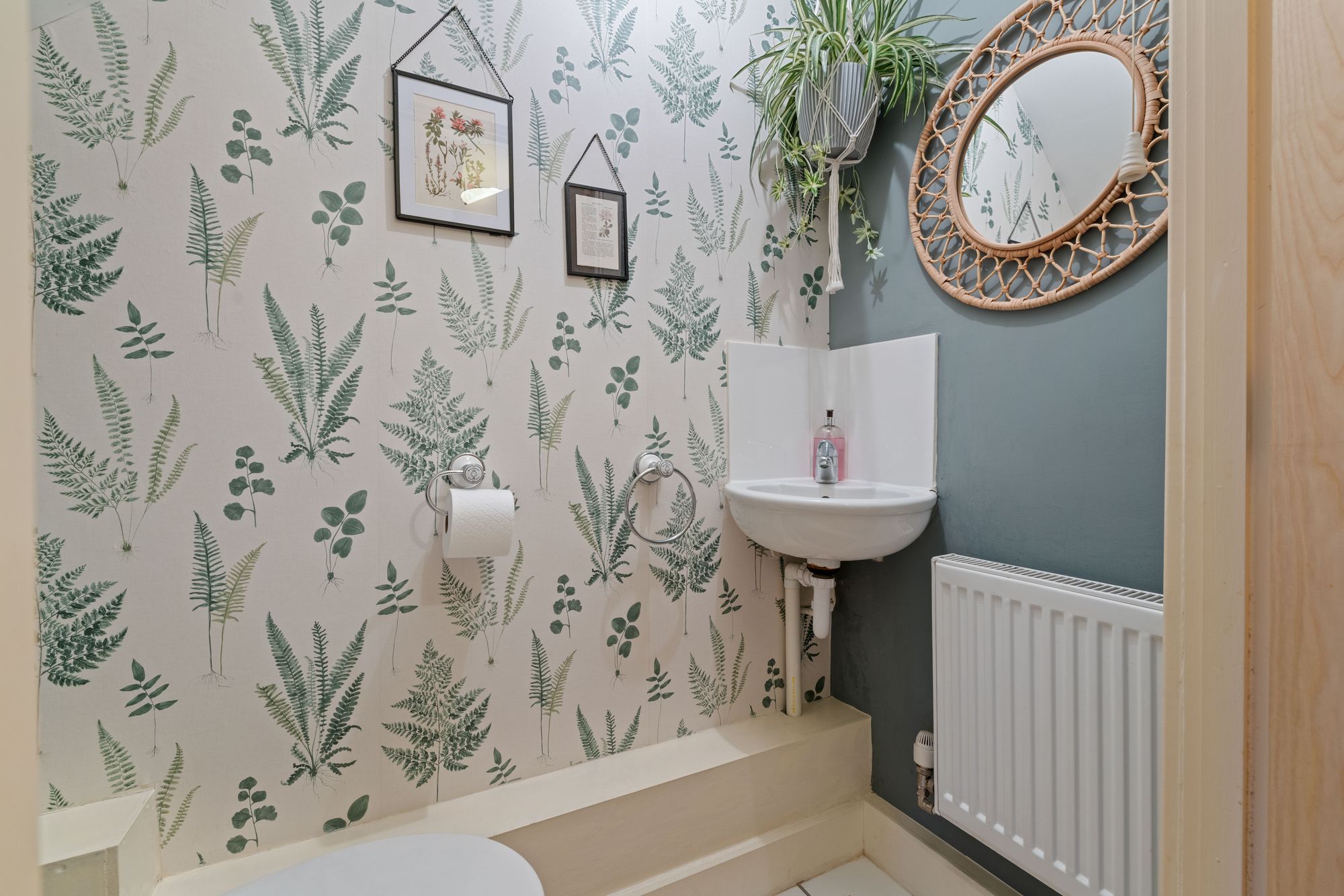 3 bed end of terrace house for sale in Mosse Gardens, Chichester, PO19  - Property Image 9