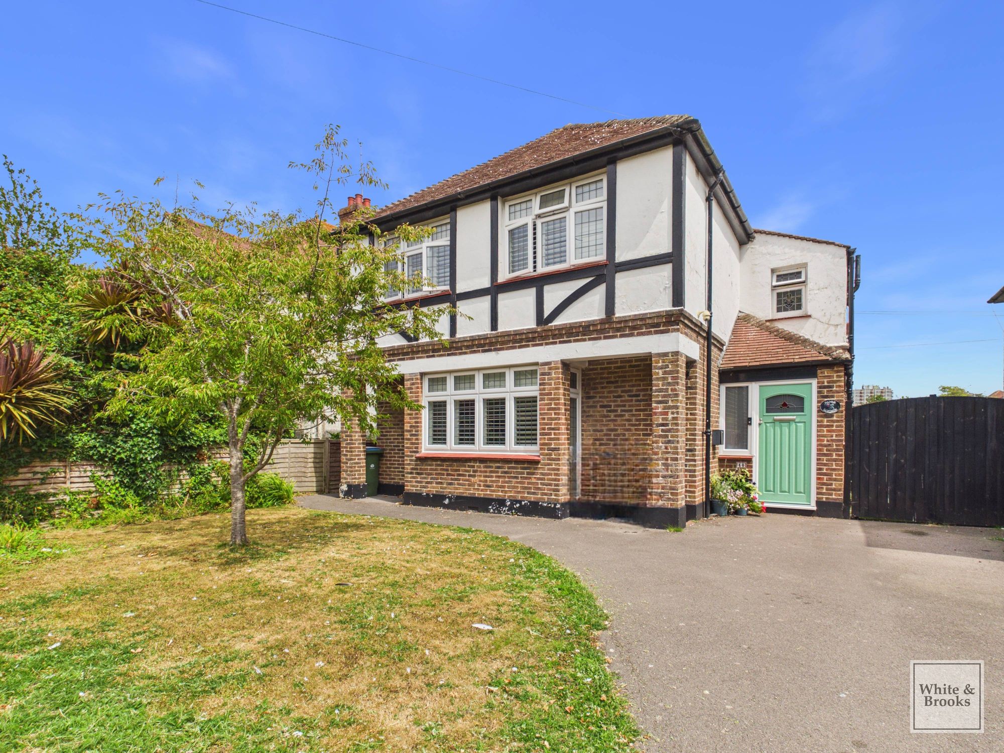 4 bed detached house for sale in Victoria Drive, Bognor Regis, PO21  - Property Image 1