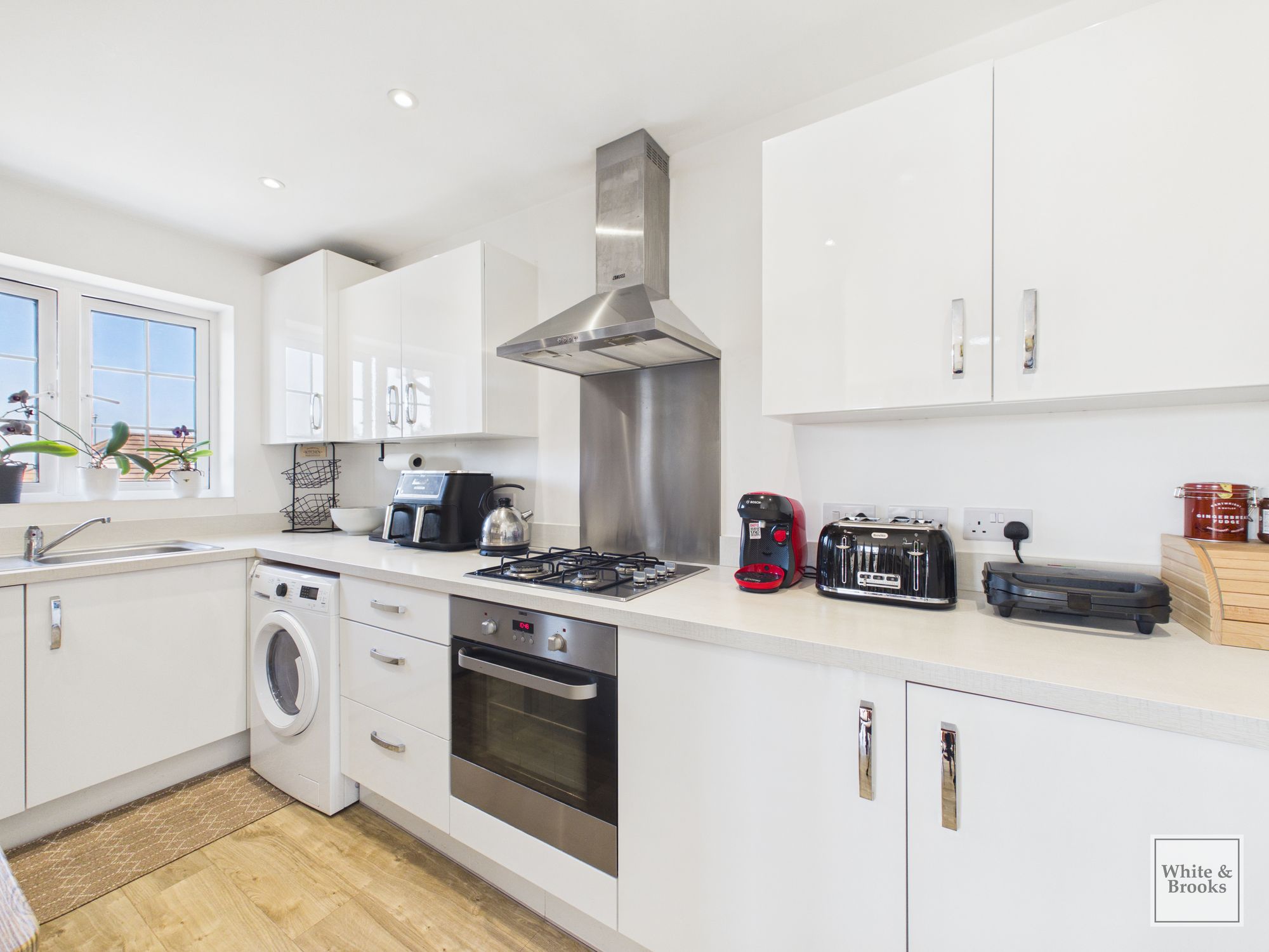2 bed flat for sale in Richard Road, Chichester, PO19  - Property Image 3