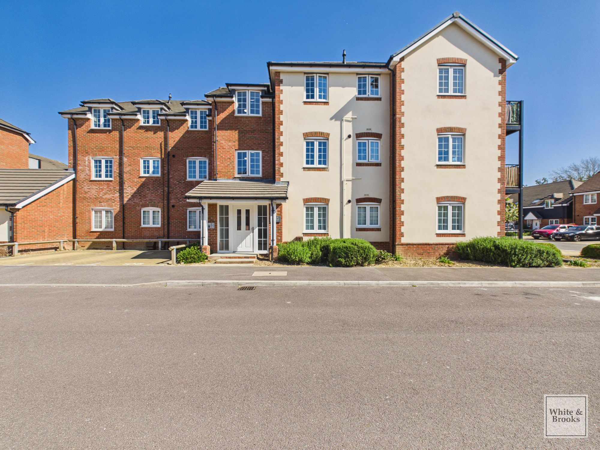 Two bed flat for sale in Richard Road, Chichester, PO19