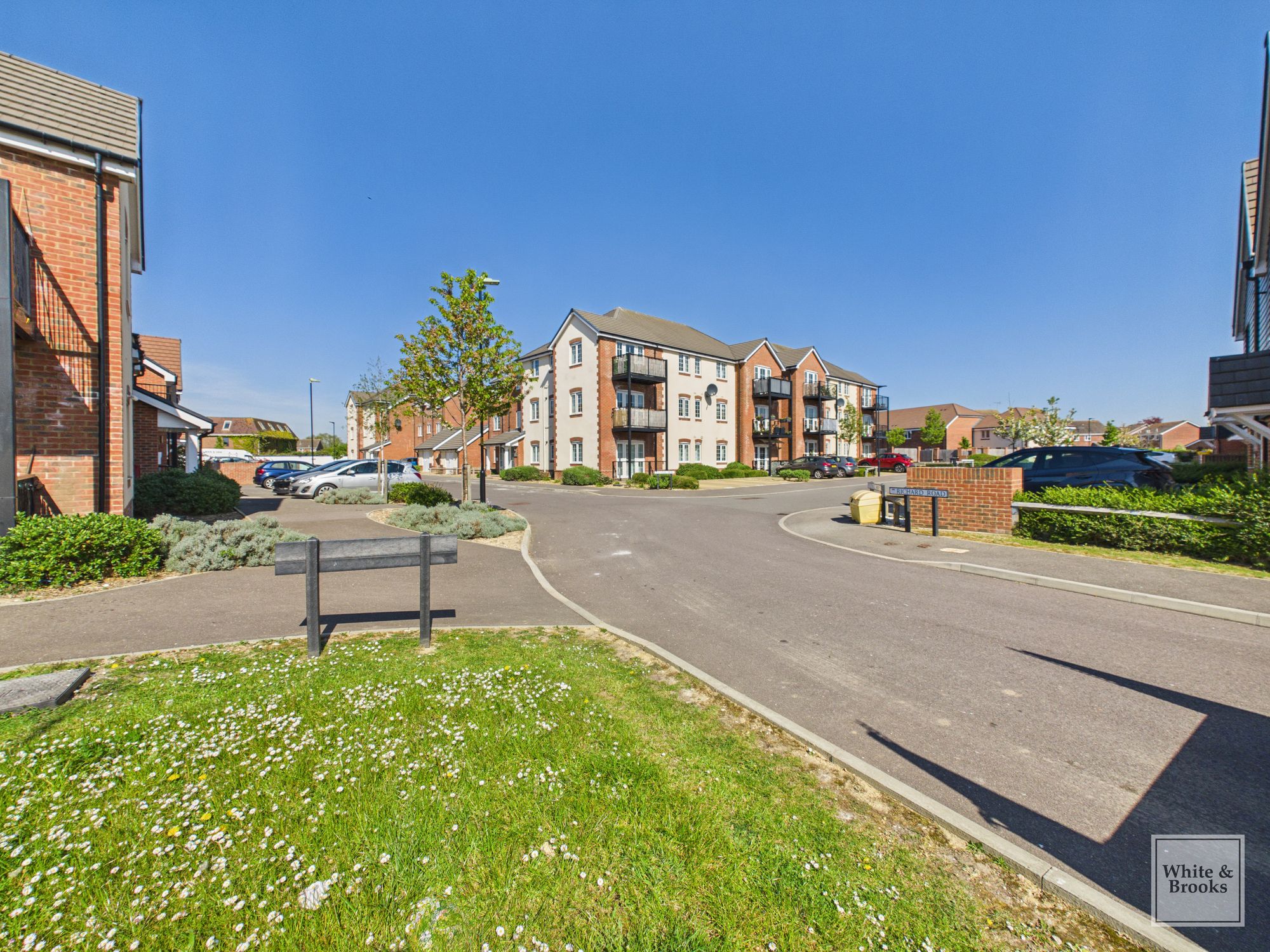 2 bed flat for sale in Richard Road, Chichester, PO19 16