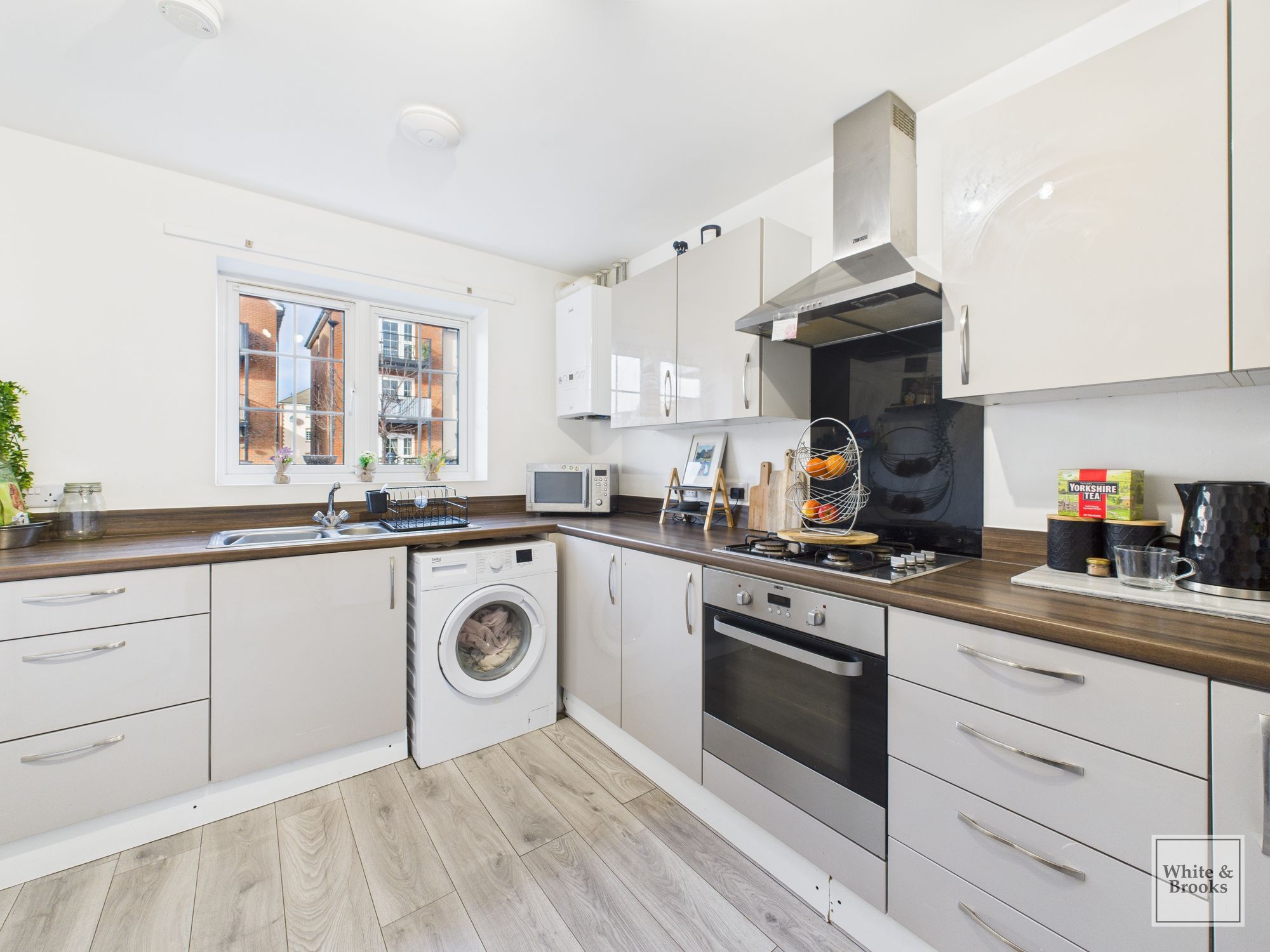 2 bed end of terrace house for sale in Cyril Way, Chichester, PO19  - Property Image 3