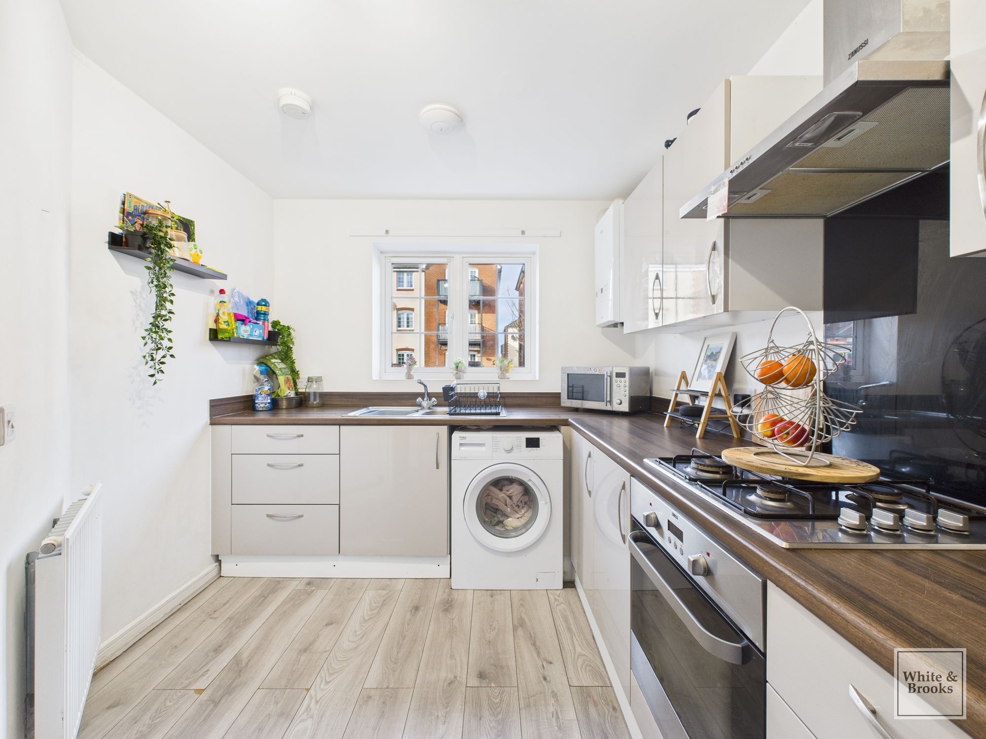 2 bed end of terrace house for sale in Cyril Way, Chichester, PO19  - Property Image 8