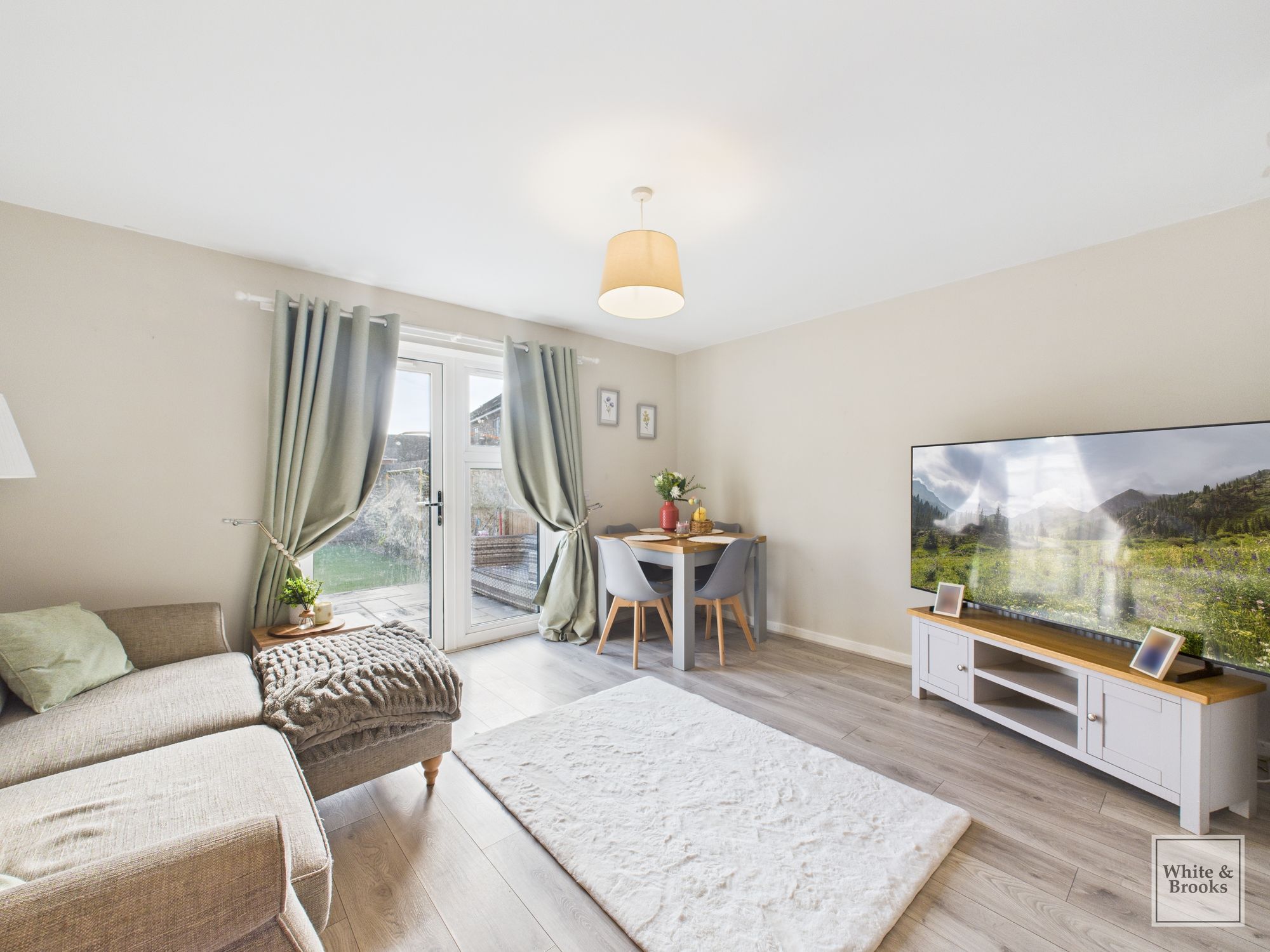 2 bed end of terrace house for sale in Cyril Way, Chichester, PO19  - Property Image 5