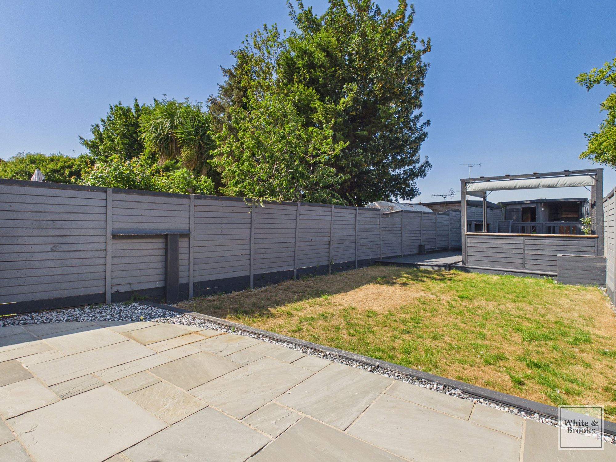 2 bed end of terrace house for sale in Foundry Road, Yapton, BN18 3