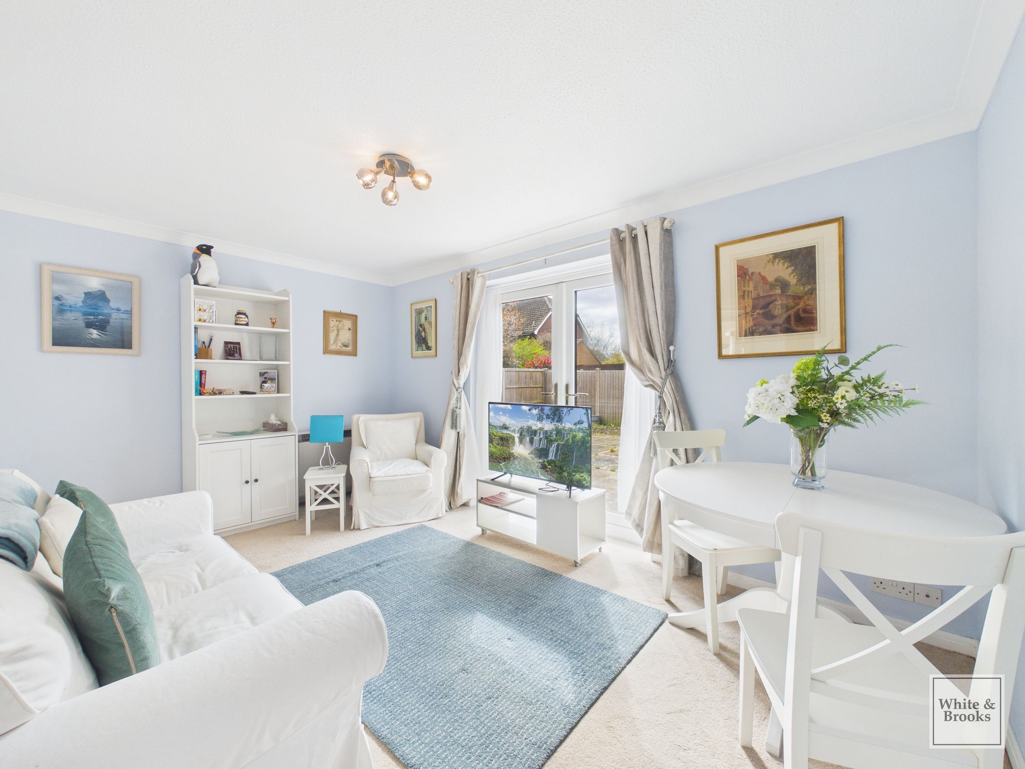 2 bed flat for sale in Salthill Road, Verica Court Salthill Road, PO19 - Property Image 1