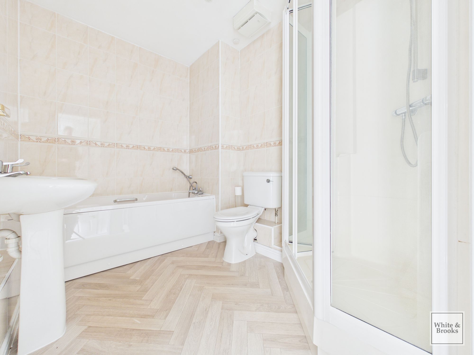 3 bed end of terrace house for sale in The Sadlers, Westhampnett, PO18  - Property Image 11