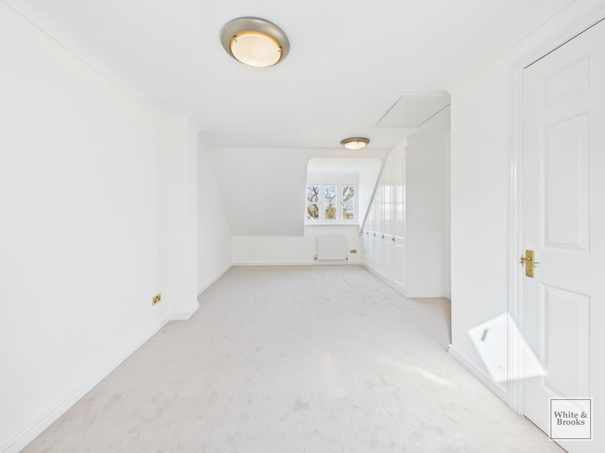 3 bed end of terrace house for sale in The Sadlers, Westhampnett, PO18  - Property Image 10