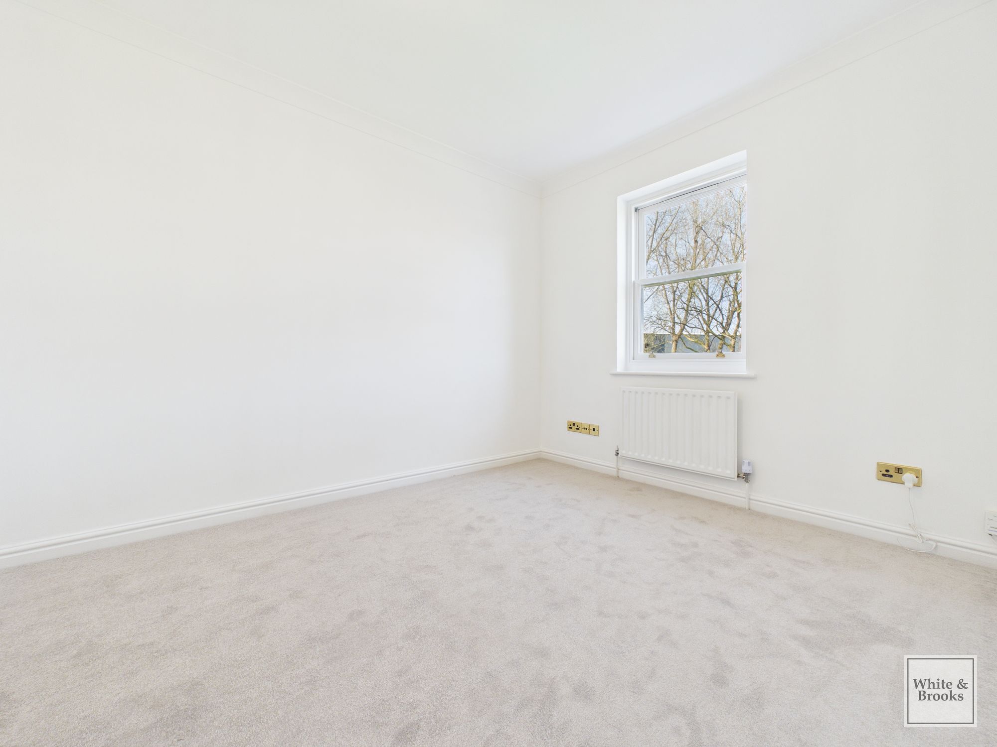 3 bed end of terrace house for sale in The Sadlers, Westhampnett, PO18  - Property Image 14