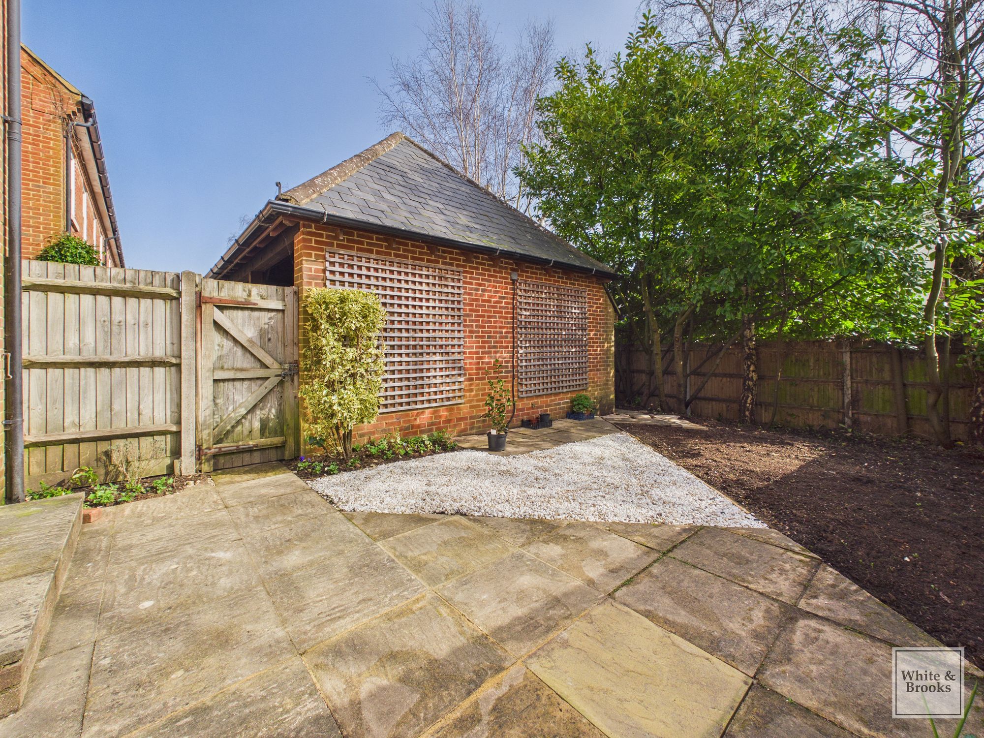 3 bed end of terrace house for sale in The Sadlers, Westhampnett, PO18  - Property Image 16