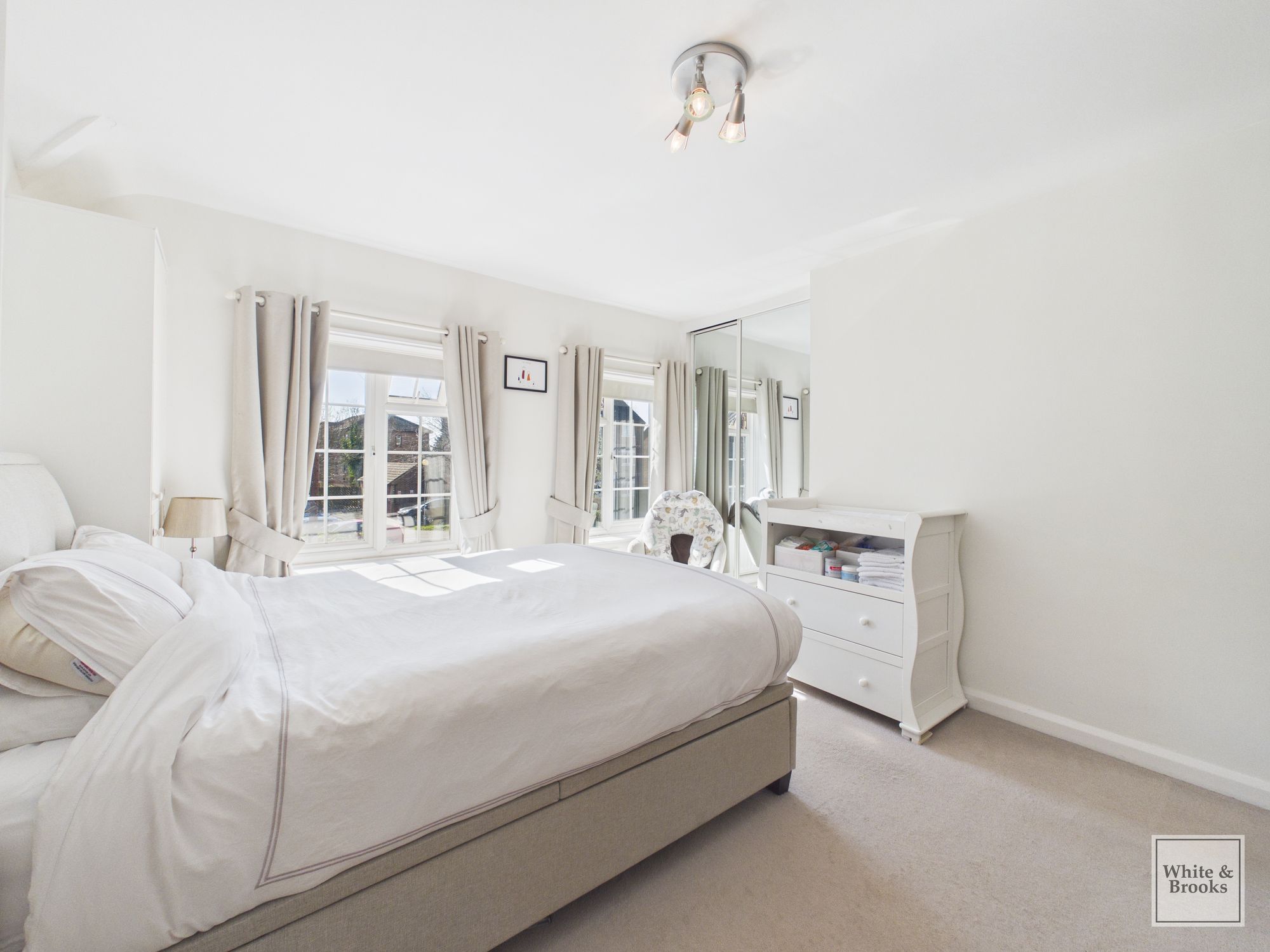 2 bed mid-terraced house for sale in Gilmore Road, Chichester, PO19 11