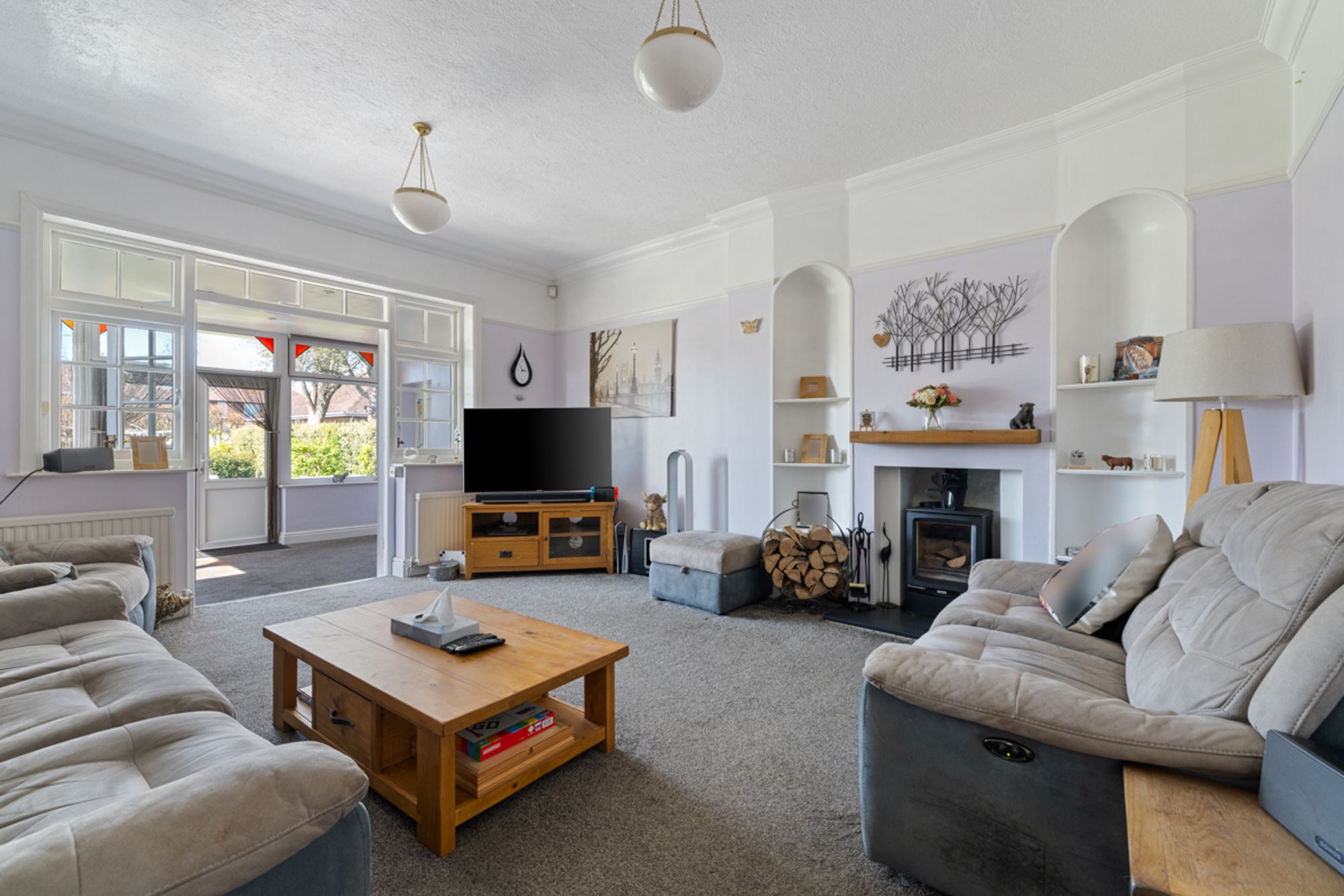 6 bed detached house for sale in Hawthorn Road, Bognor Regis, PO21  - Property Image 2