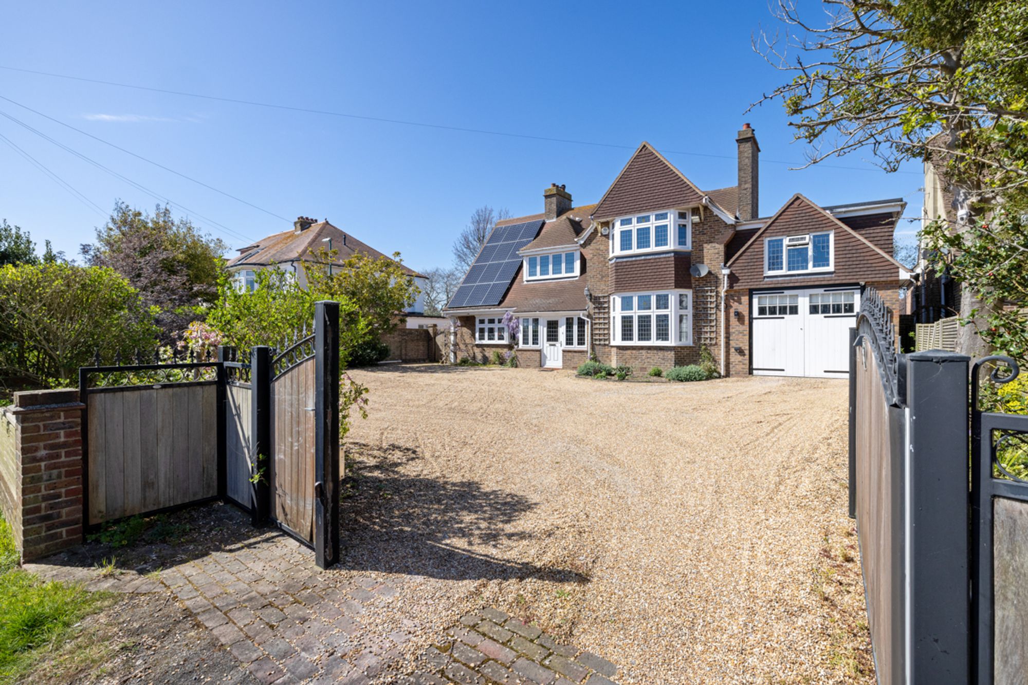 6 bed detached house for sale in Hawthorn Road, Bognor Regis, PO21 34