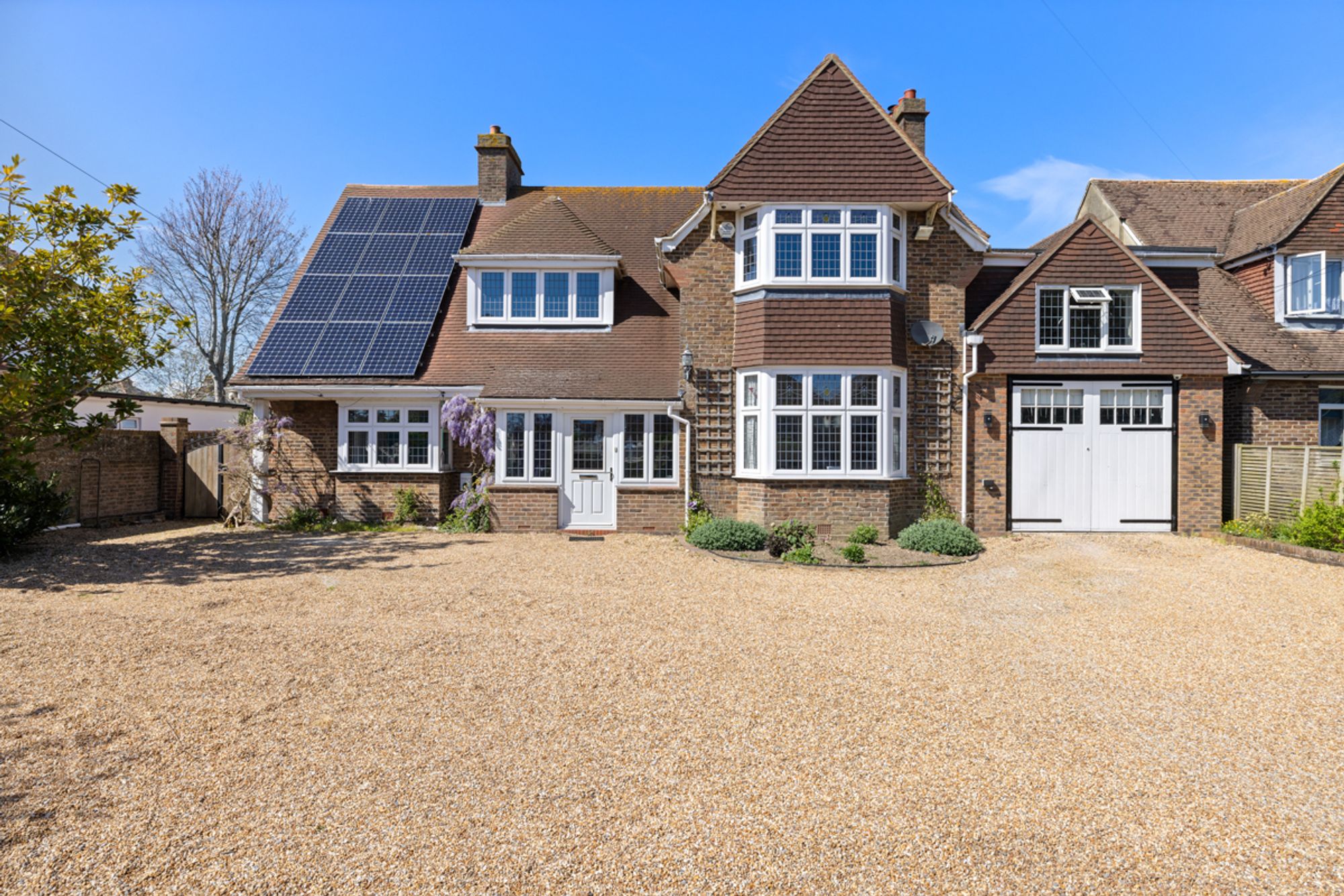 6 bed detached house for sale in Hawthorn Road, Bognor Regis, PO21 - Property Image 1