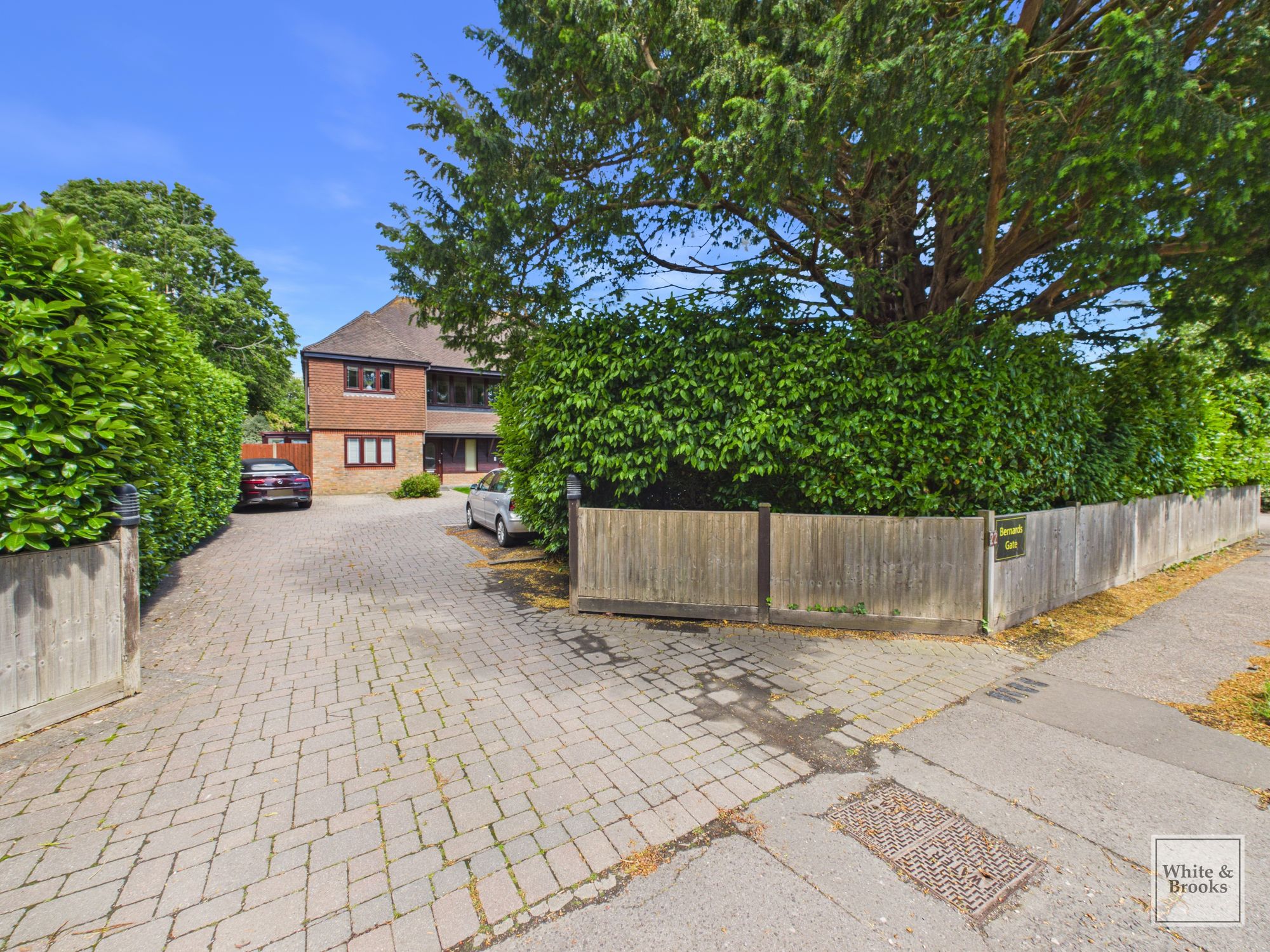 2 bed apartment for sale in Lavant Road, Bernardsgate, PO19 - Property Image 1