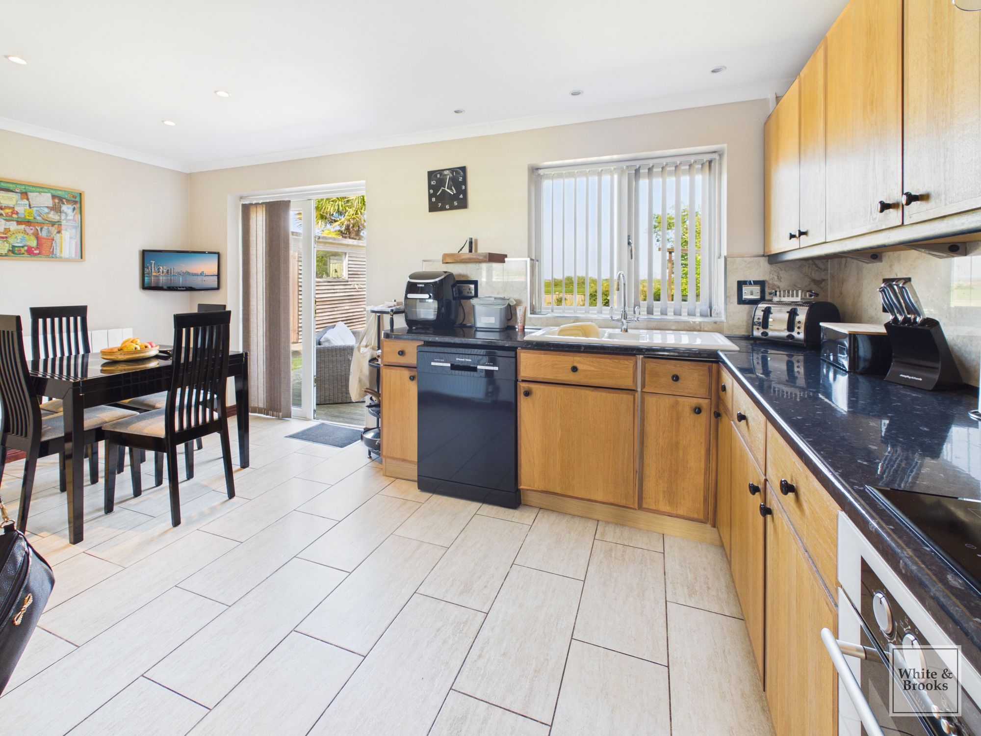 3 bed semi-detached house for sale in Arunford Close, Ford, BN18  - Property Image 9