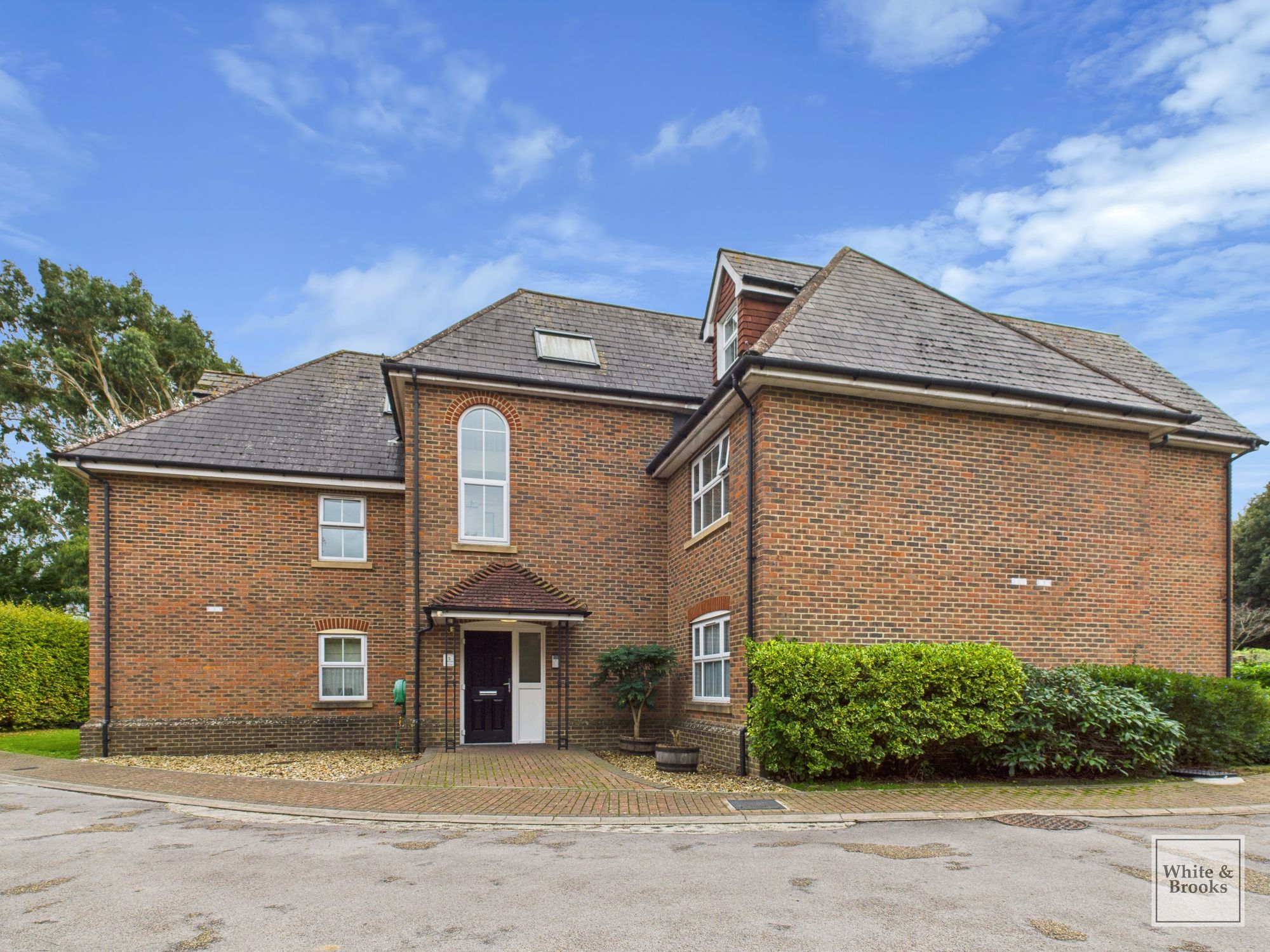 2 bed flat for sale in Barnham Road, Barnham, PO22  - Property Image 1