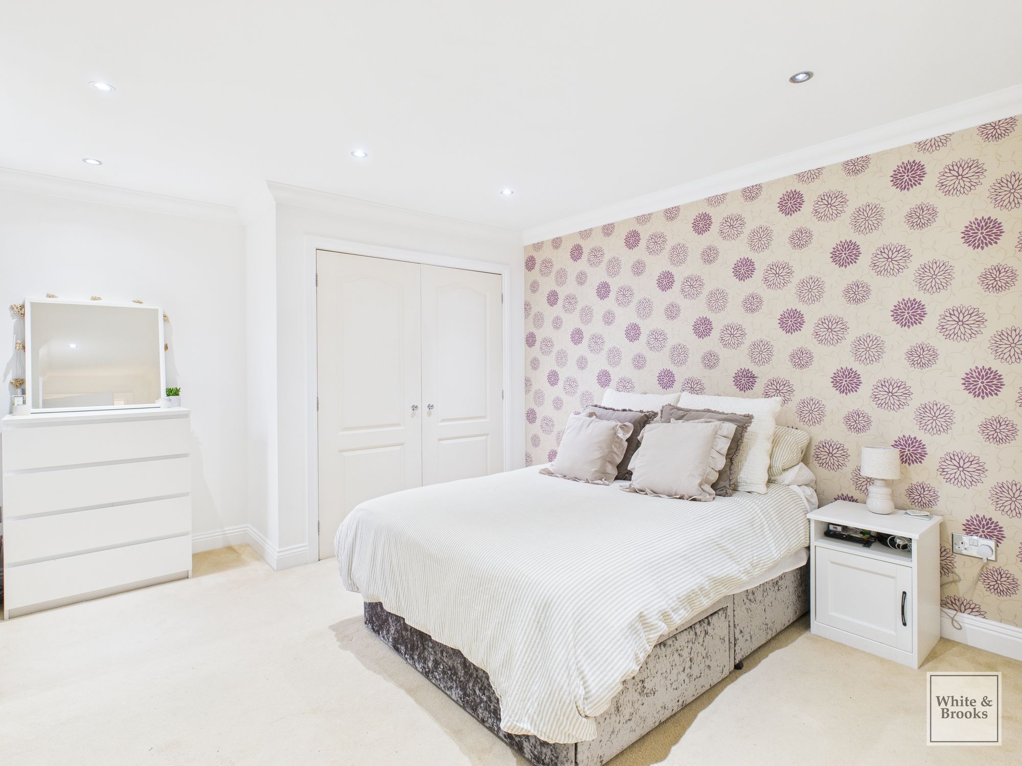 2 bed flat for sale in Barnham Road, Barnham, PO22 3