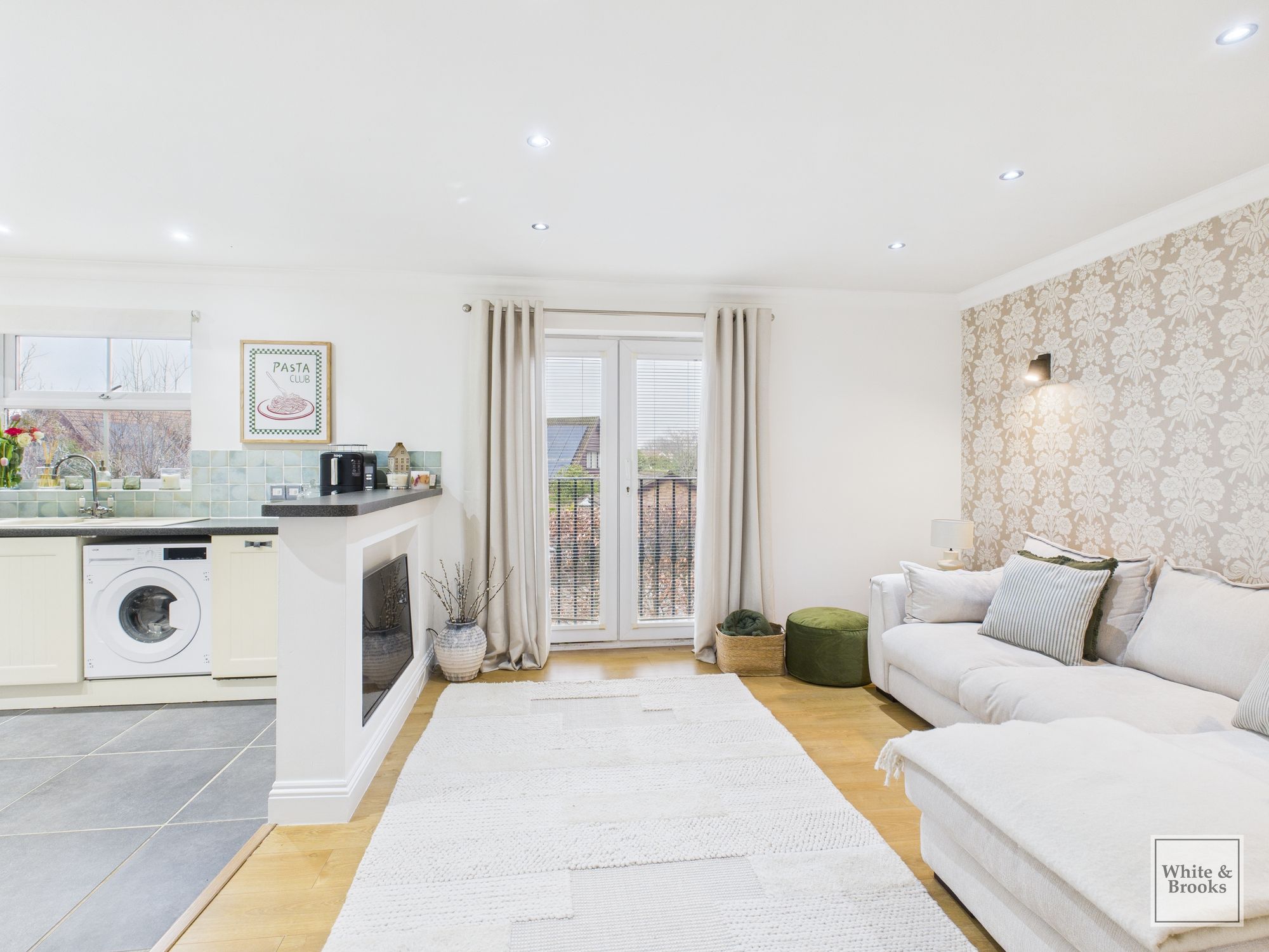 2 bed flat for sale in Barnham Road, Barnham, PO22  - Property Image 6