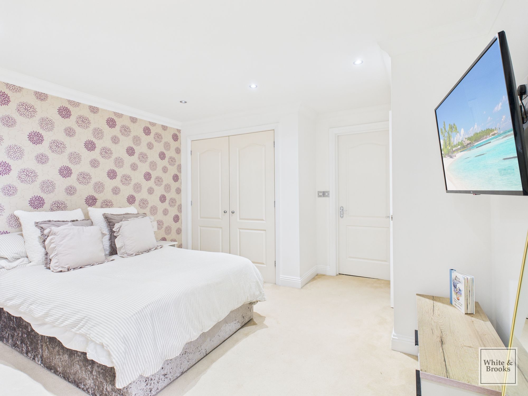 2 bed flat for sale in Barnham Road, Barnham, PO22 8