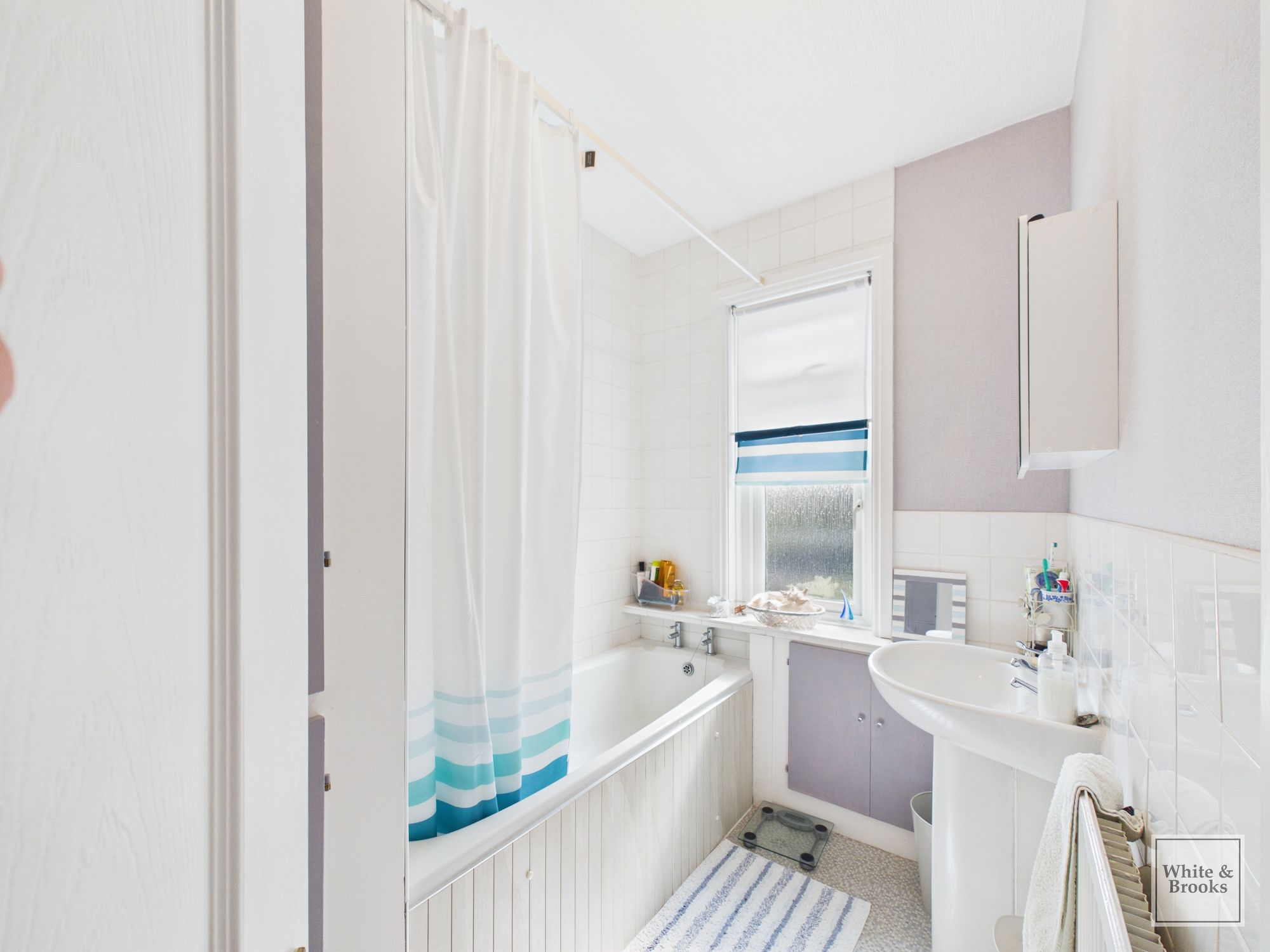 3 bed semi-detached house for sale in Highland Avenue, Bognor Regis, PO21  - Property Image 16