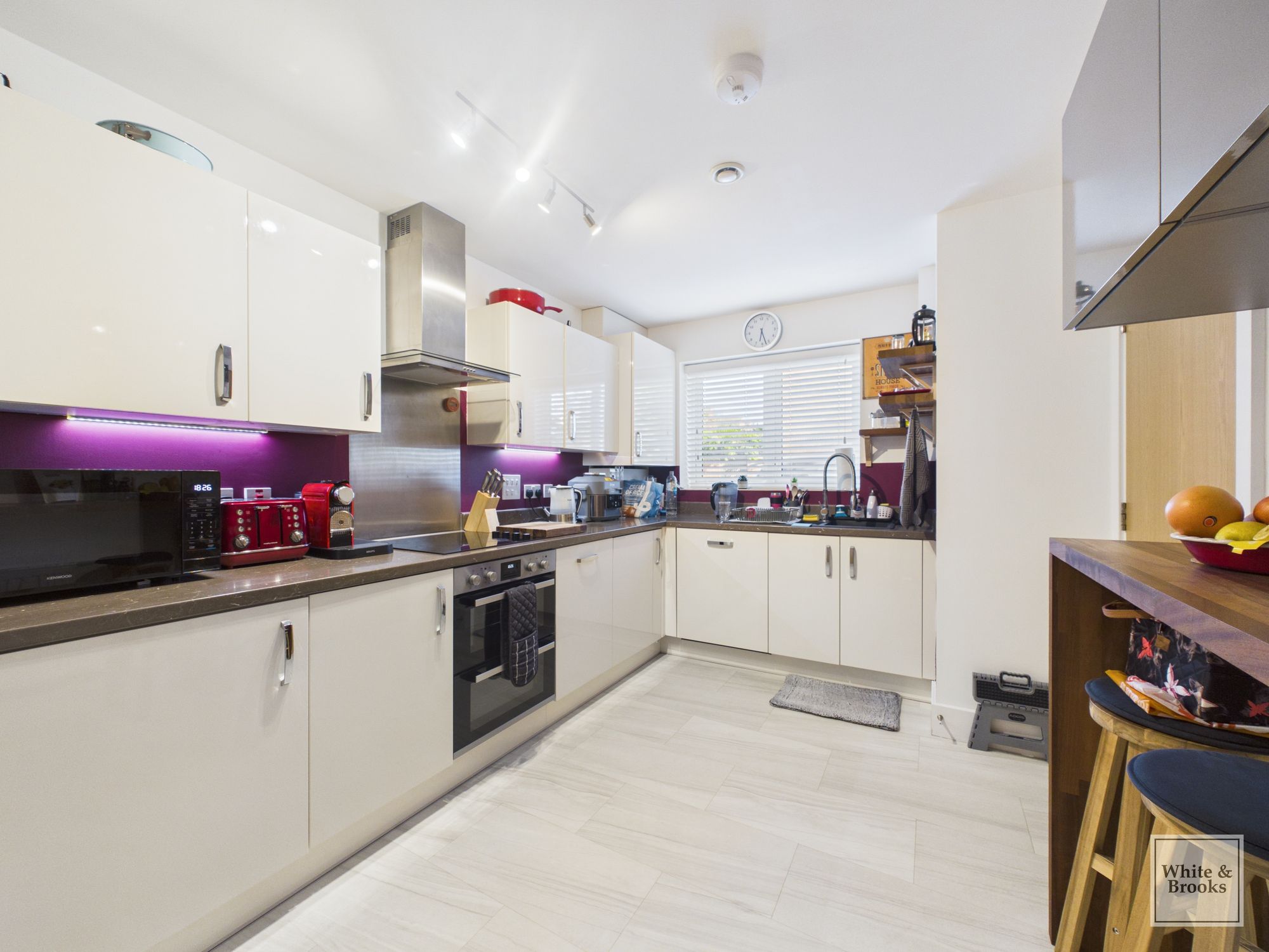 3 bed end of terrace house for sale in North Mead, Chichester, PO19 1