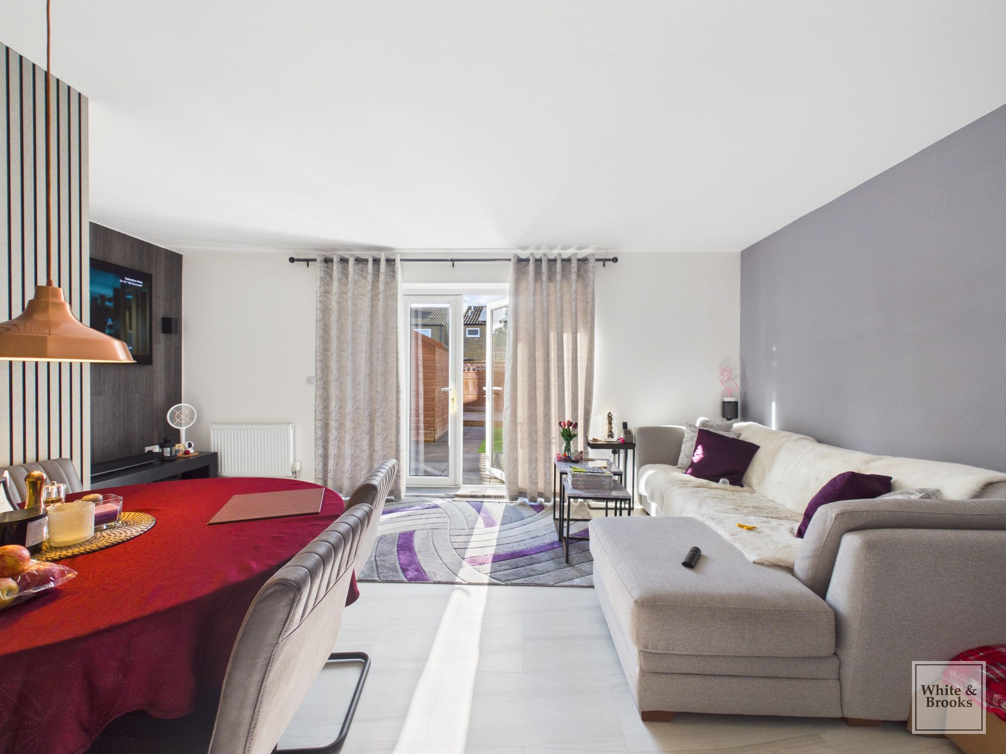 3 bed end of terrace house for sale in North Mead, Chichester, PO19 2