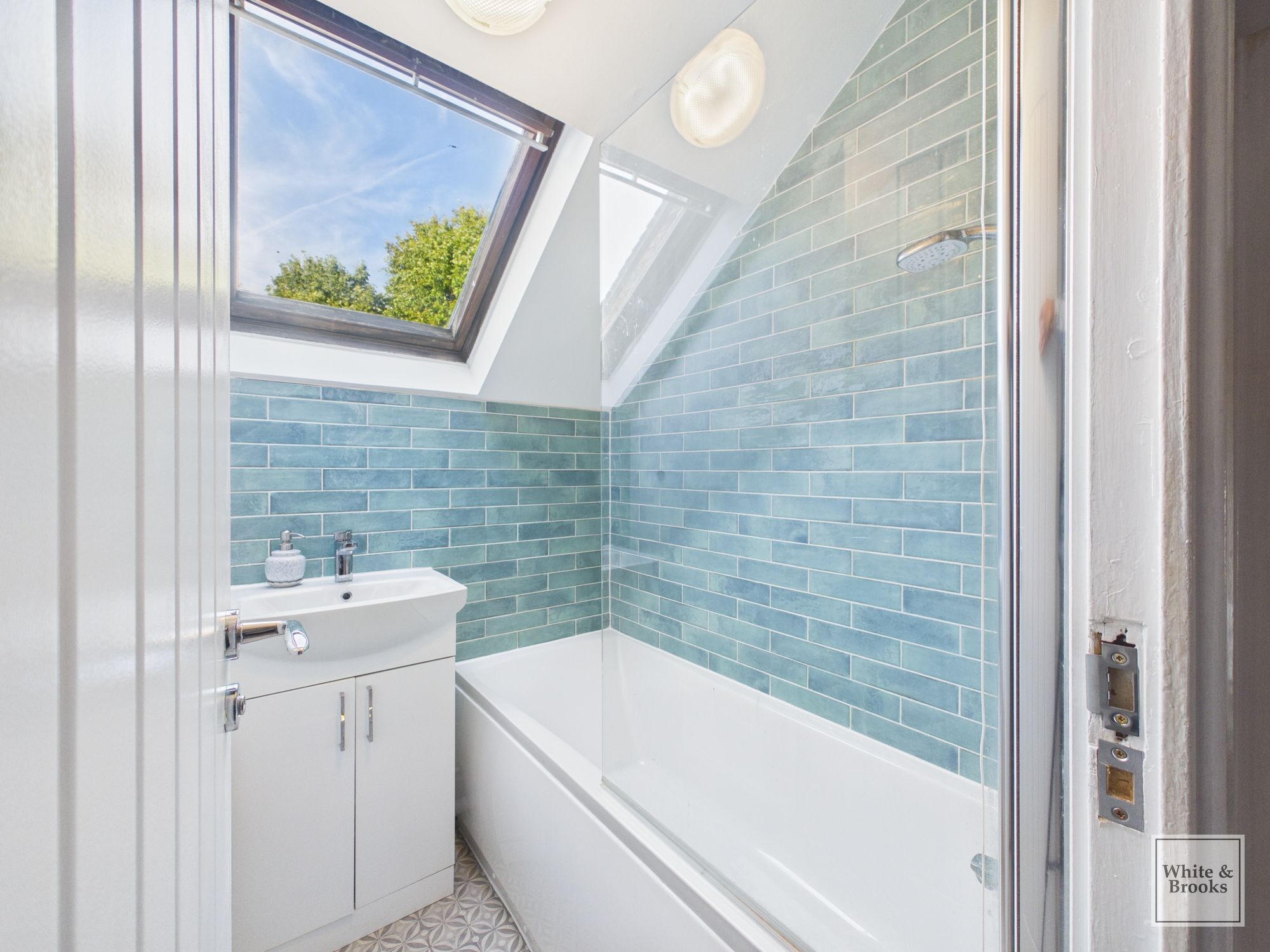 2 bed semi-detached house for sale in Martlet Close, Chichester, PO19  - Property Image 12