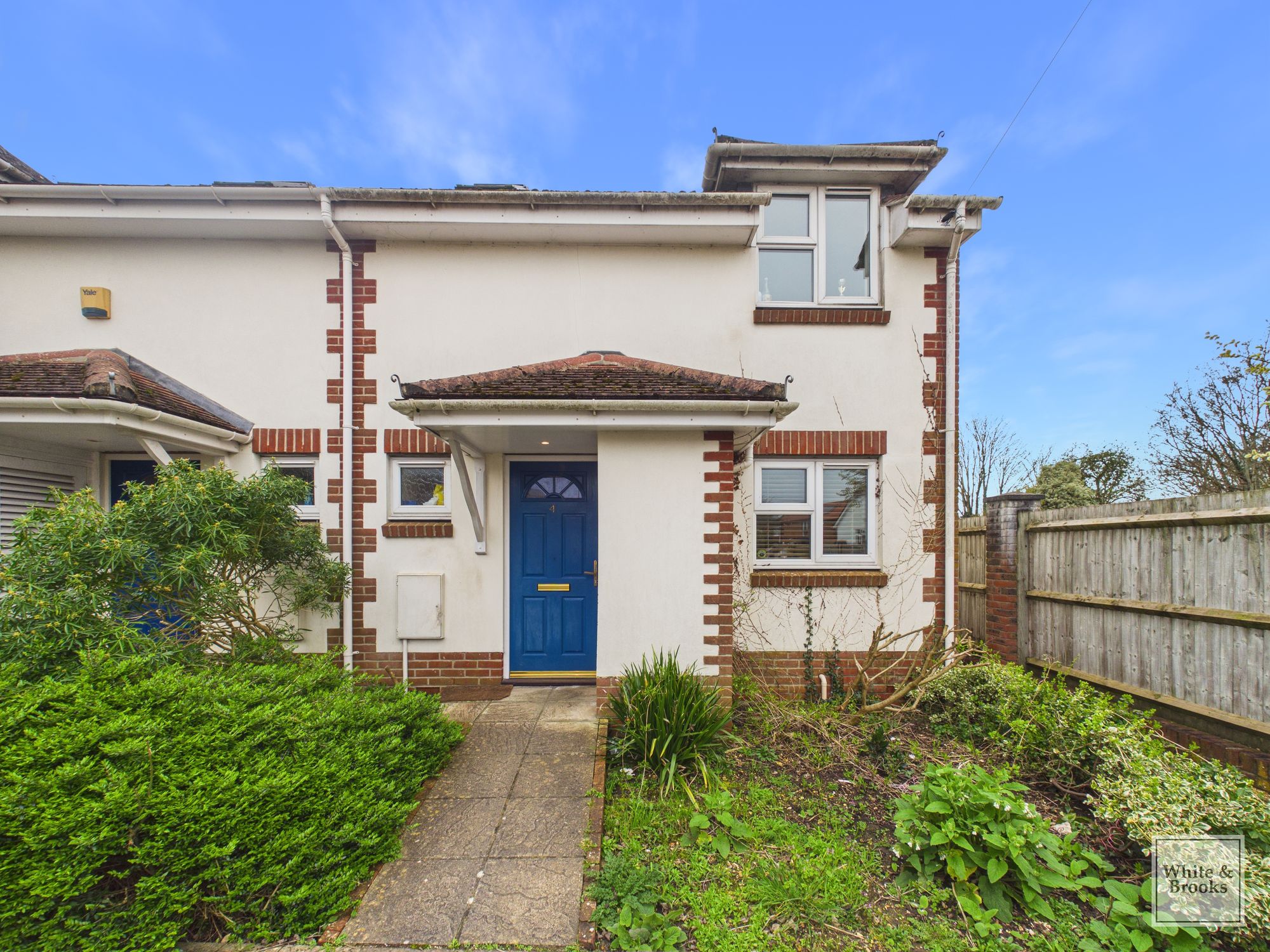 3 bed terraced house for sale in Parham Close, Chichester, PO19  - Property Image 1