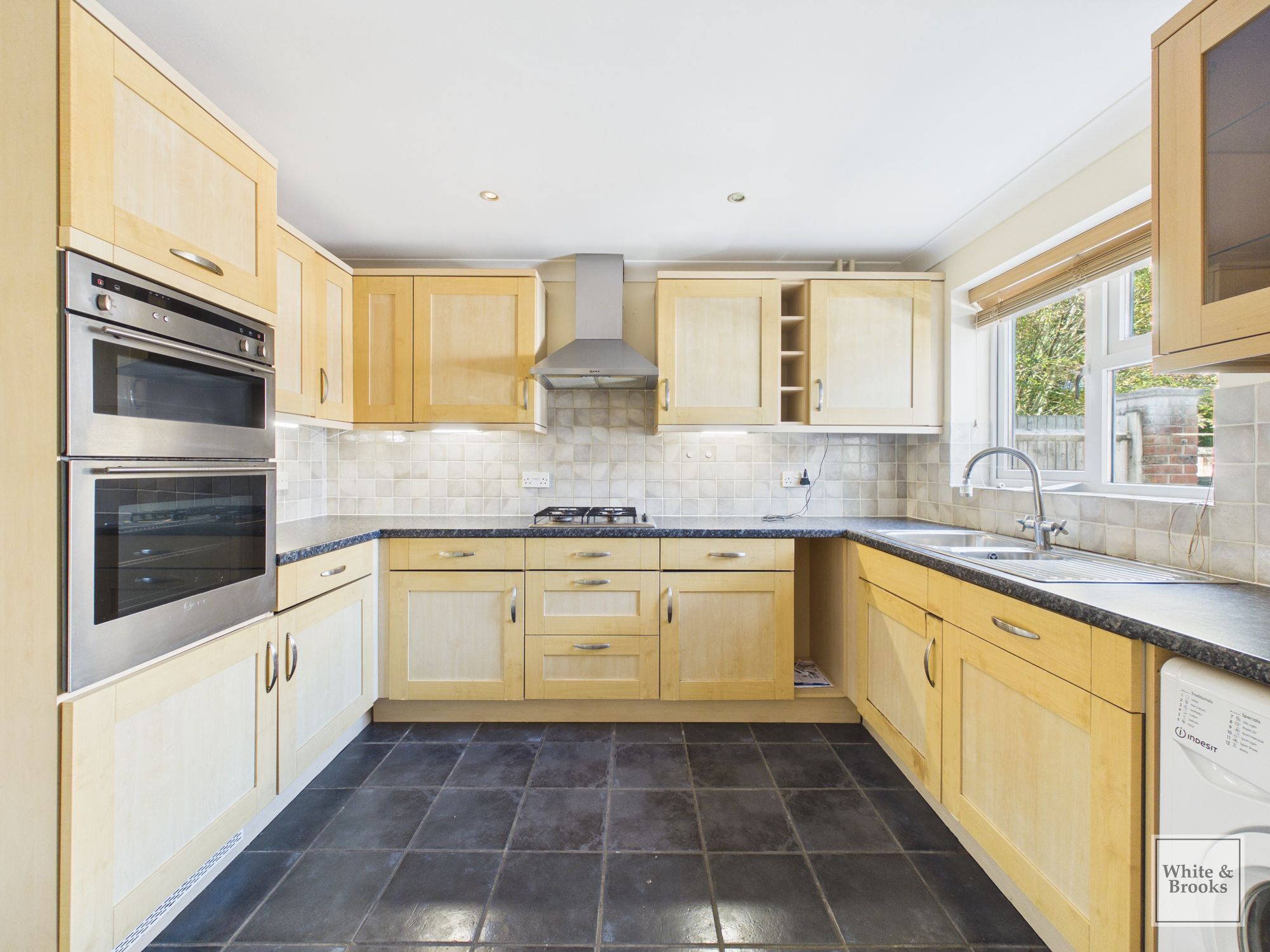 3 bed semi-detached house for sale in Parham Close, Chichester, PO19  - Property Image 3