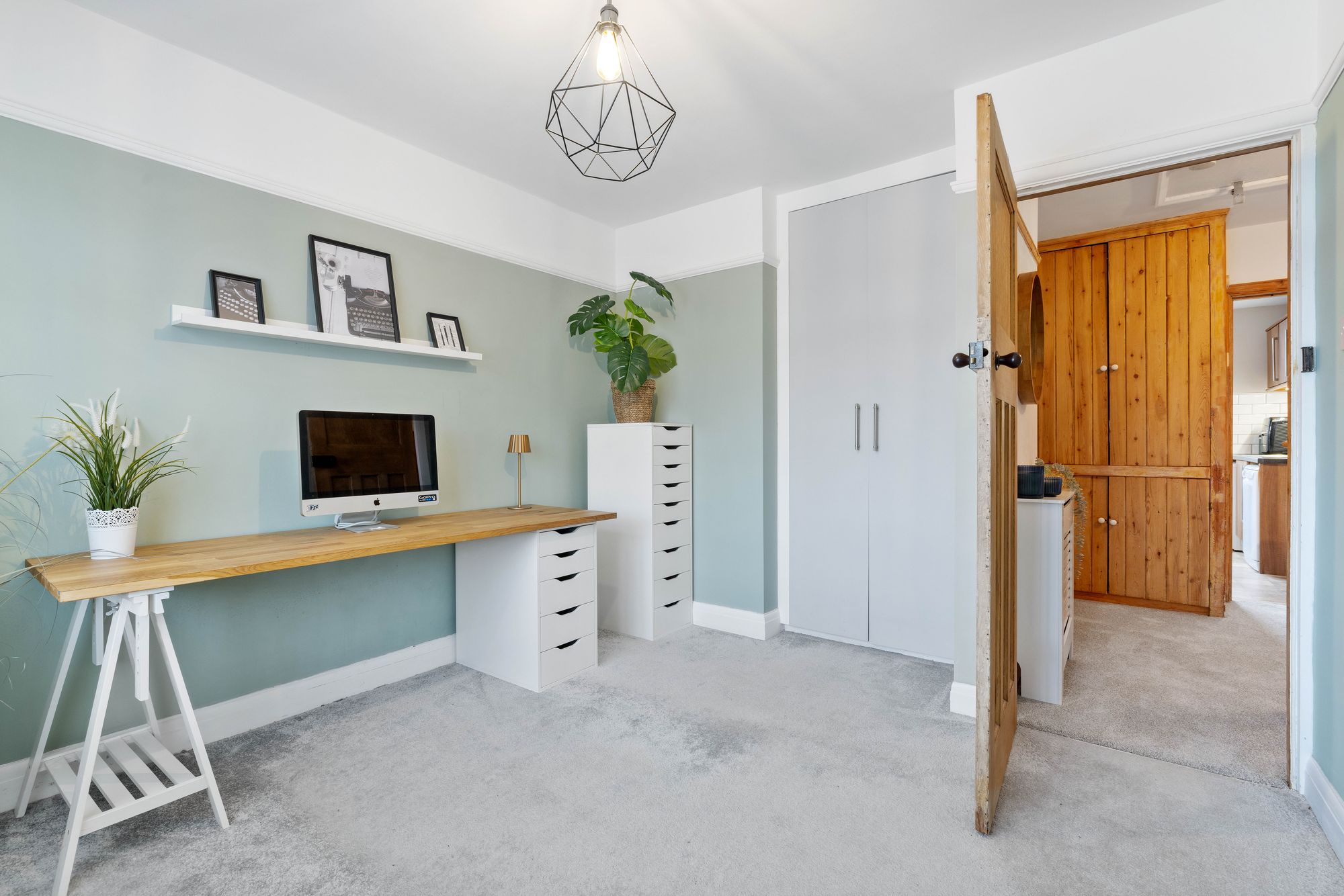 2 bed apartment for sale in Orchard Gardens, Chichester, PO19  - Property Image 11