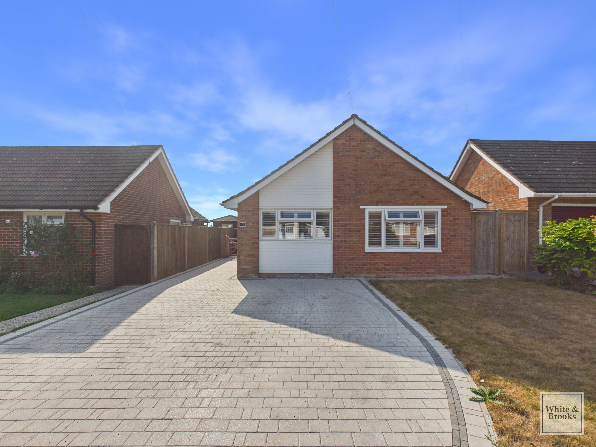 3 bed detached house for sale in Godwin Way, Chichester, PO18 - Property Image 1