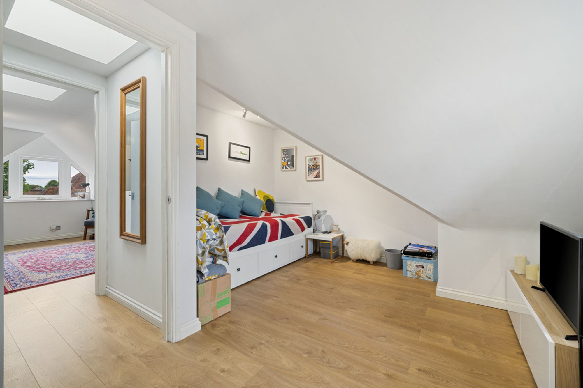 5 bed end of terrace house for sale in Priors Acre, Boxgrove, PO18  - Property Image 11