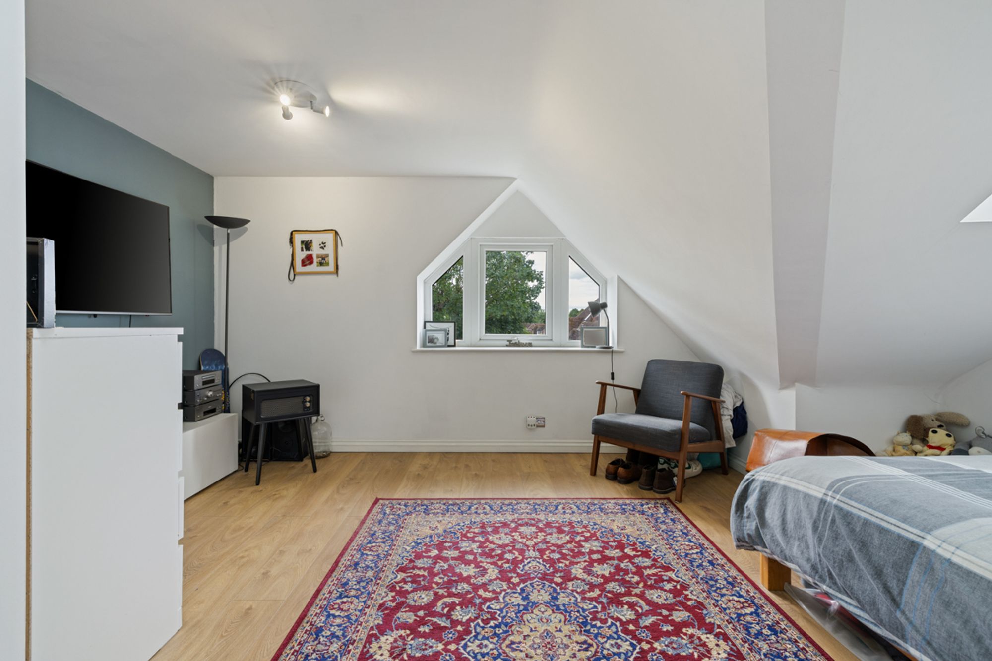 5 bed end of terrace house for sale in Priors Acre, Boxgrove, PO18  - Property Image 15