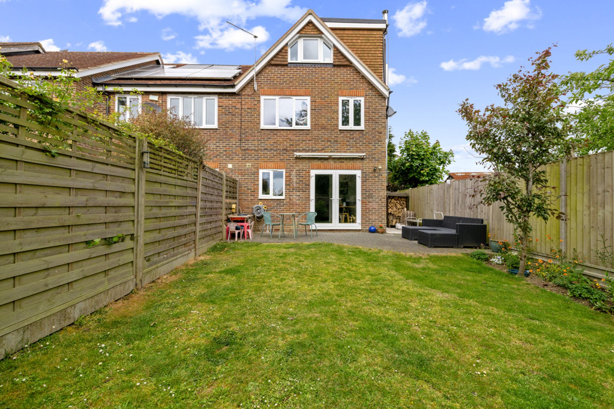5 bed end of terrace house for sale in Priors Acre, Boxgrove, PO18 20